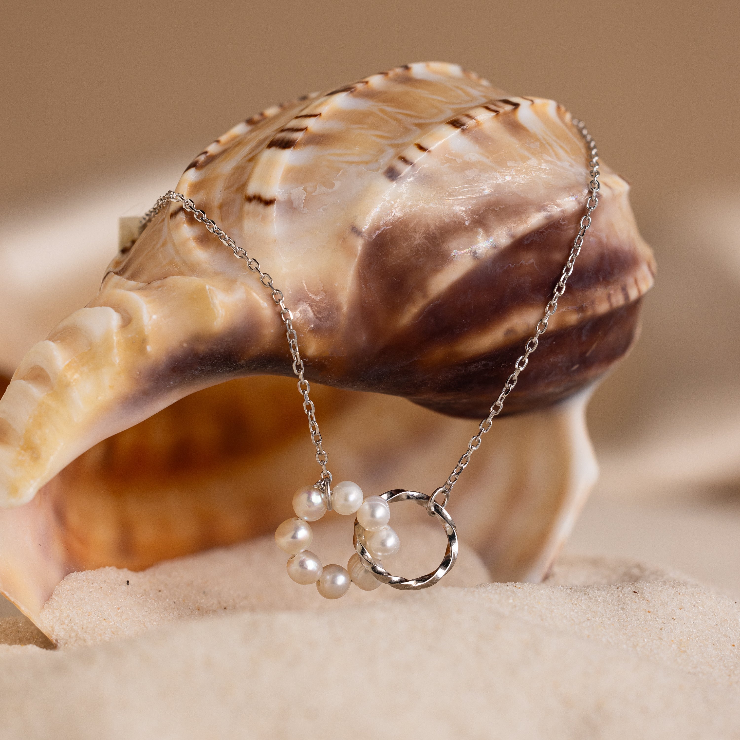 Interlocking Pearl Necklace