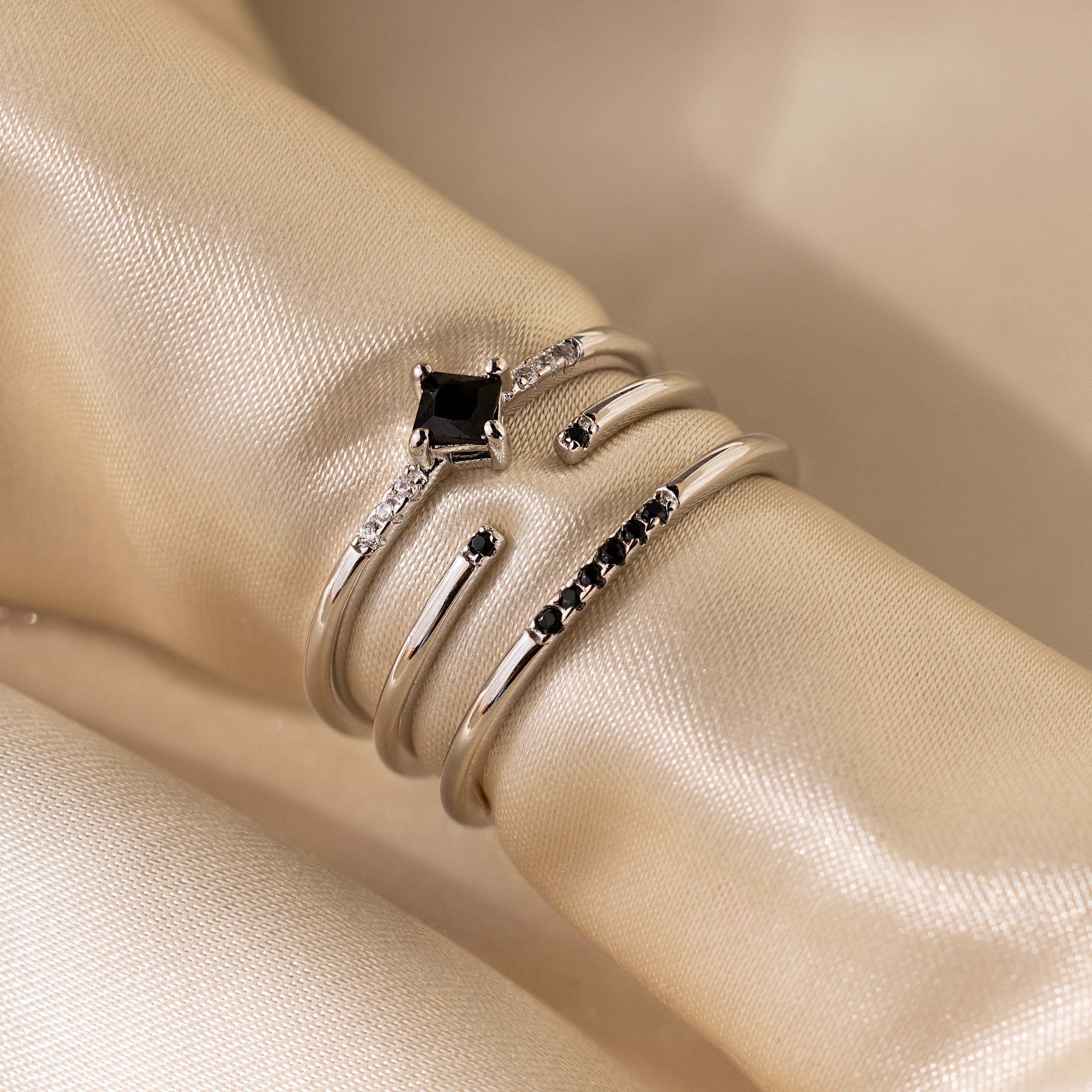Black Abyss Ring Set