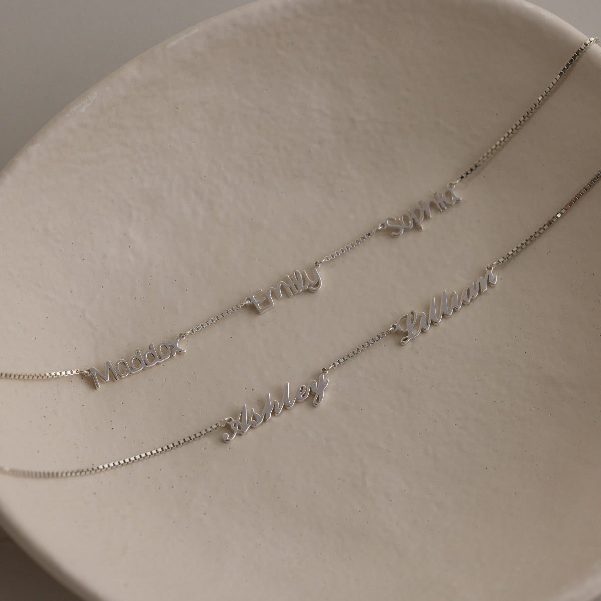 Carrie Box Chain Multiple Name Necklace