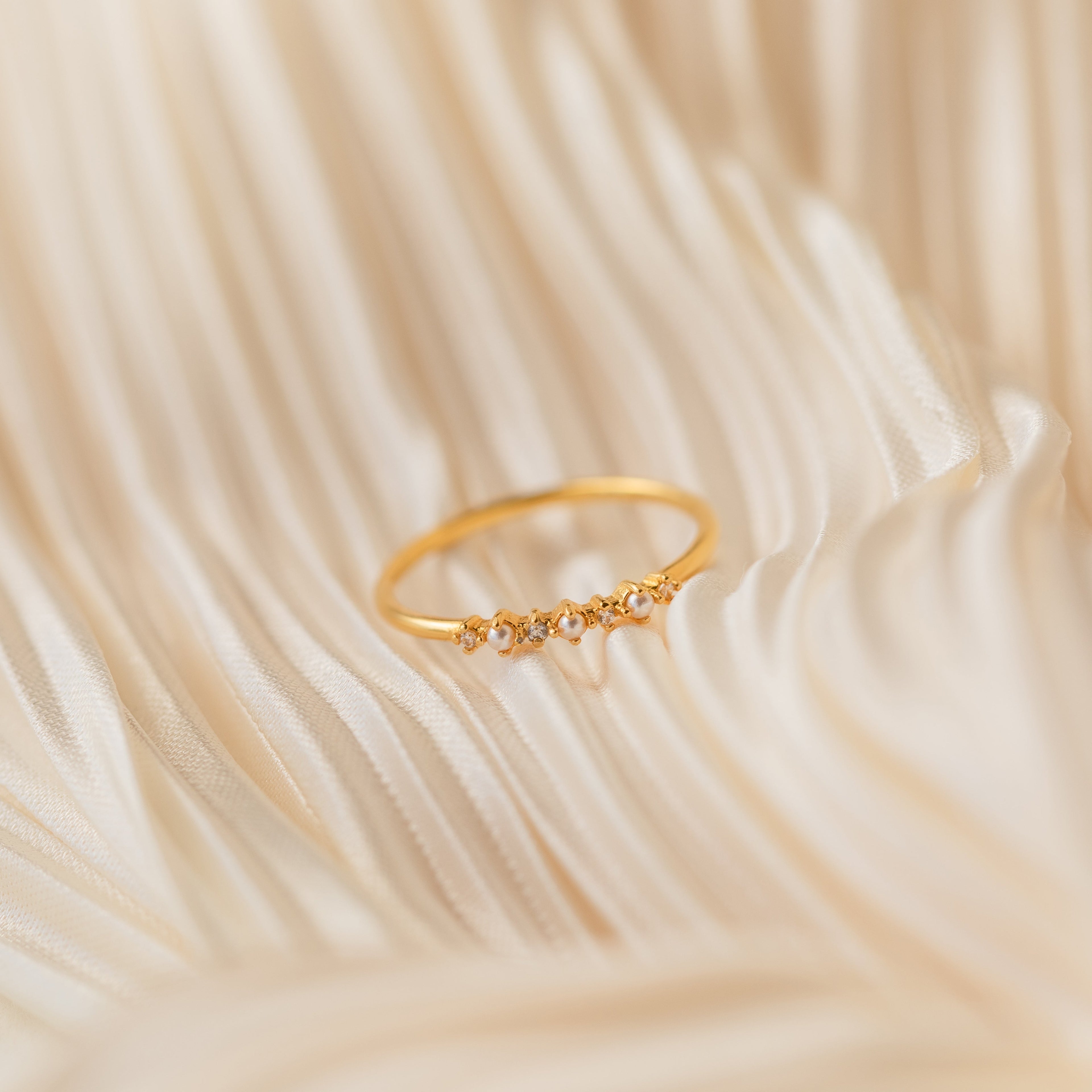 Delicate Pearl Diamond Ring