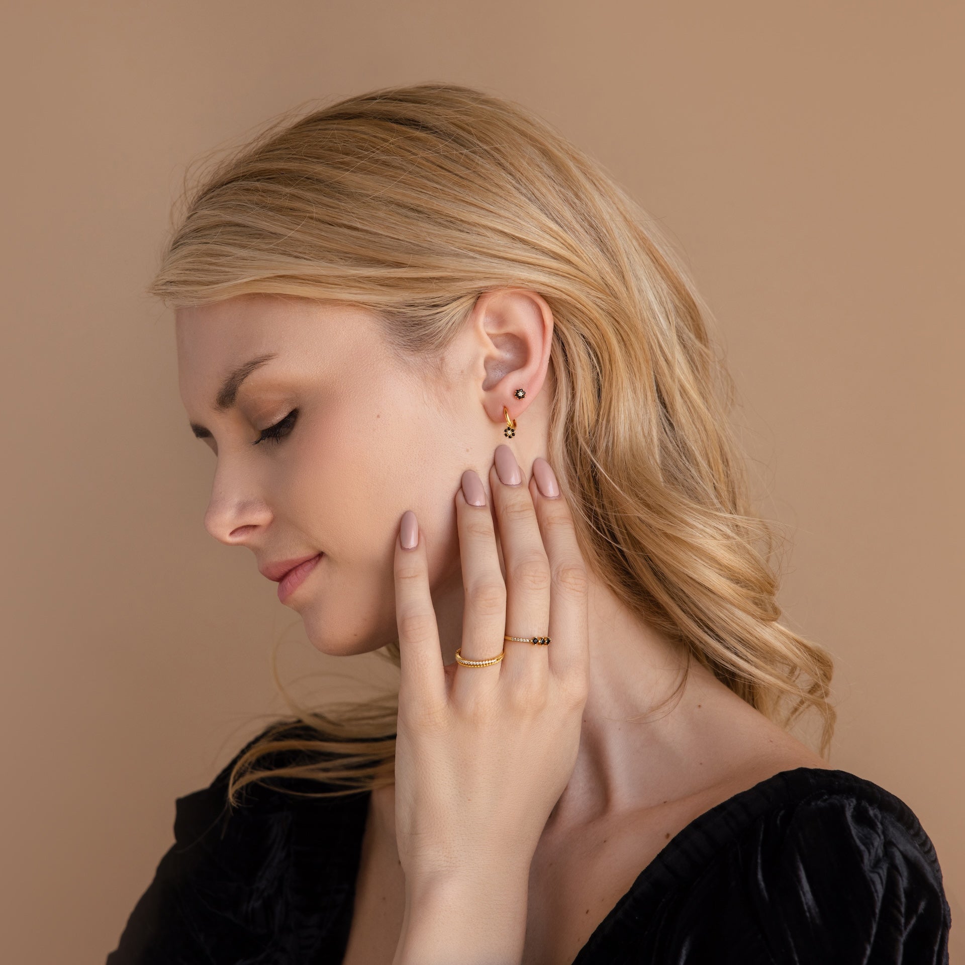 Onyx Flower Studs