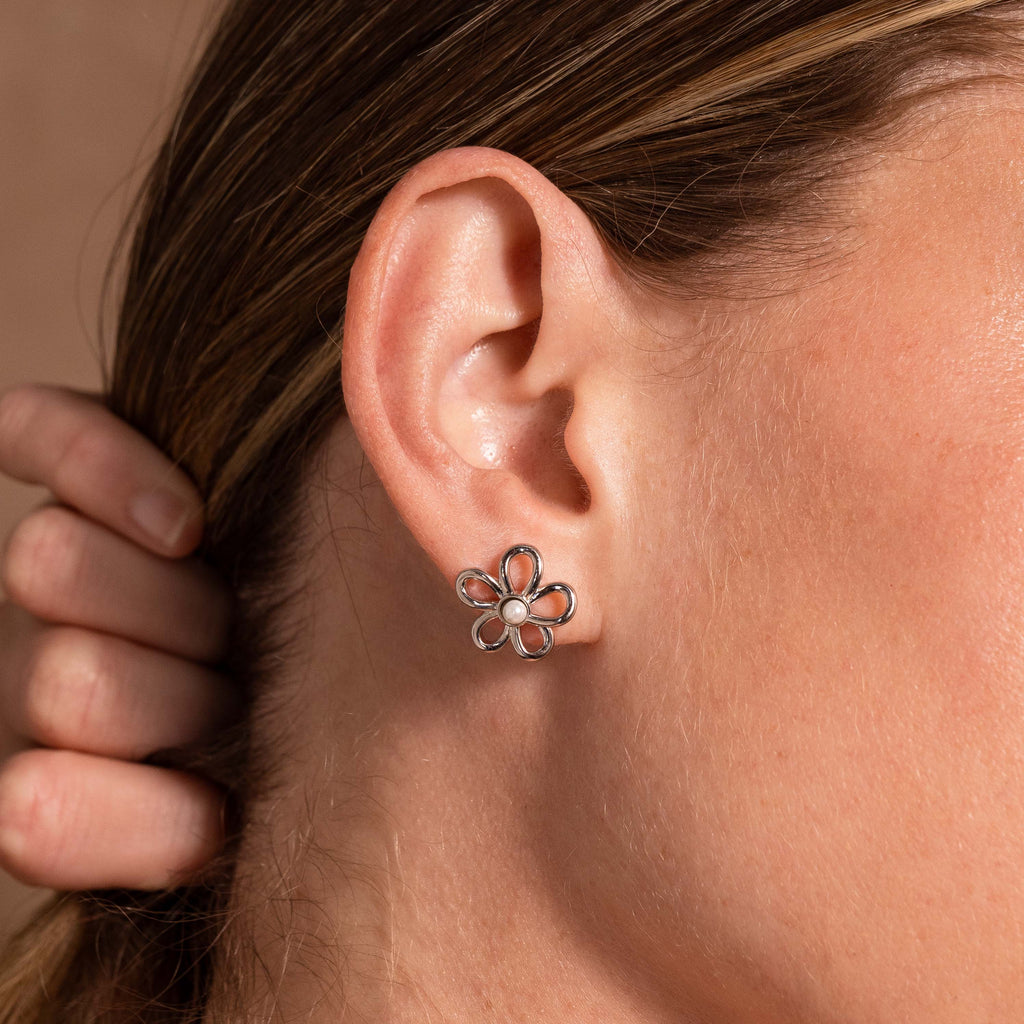 Lila Flower Pearl Studs