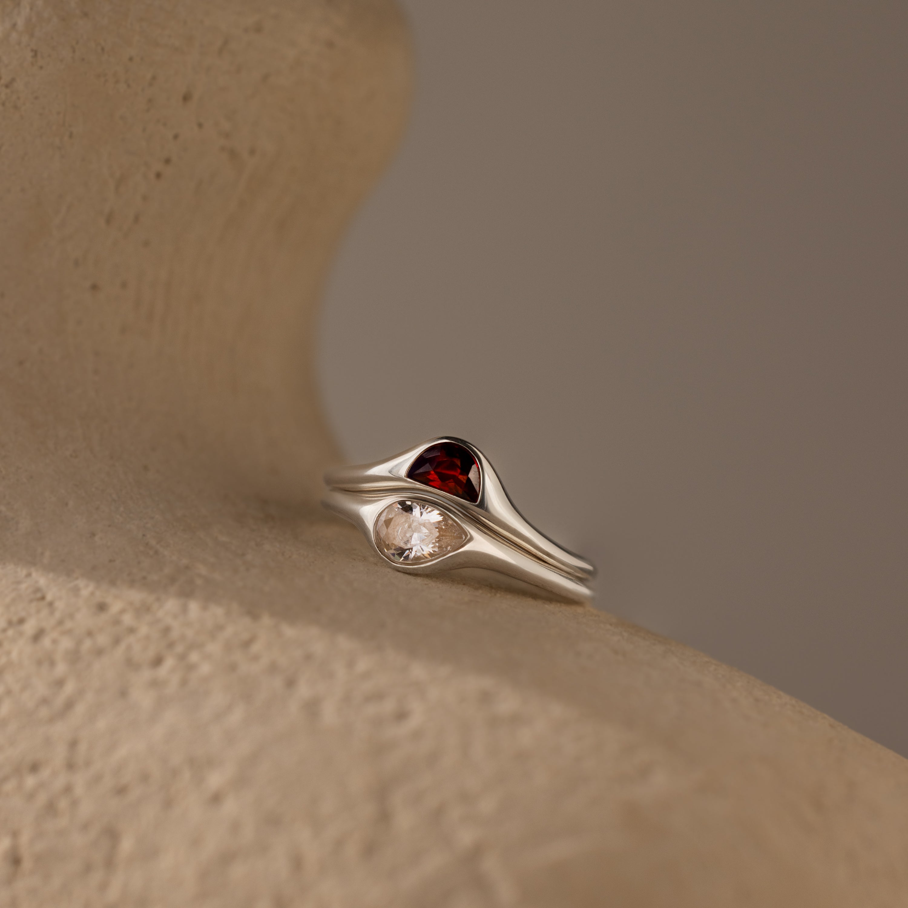 Sculpted Toi et Moi Ring Set