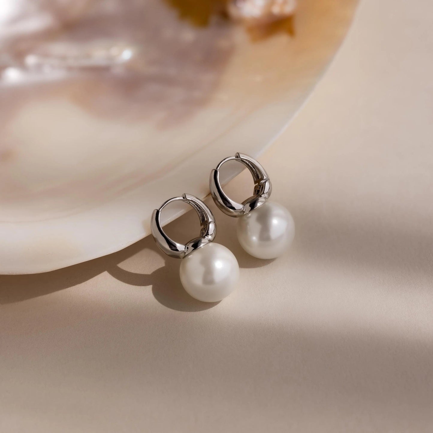 Dome Pearl Huggies