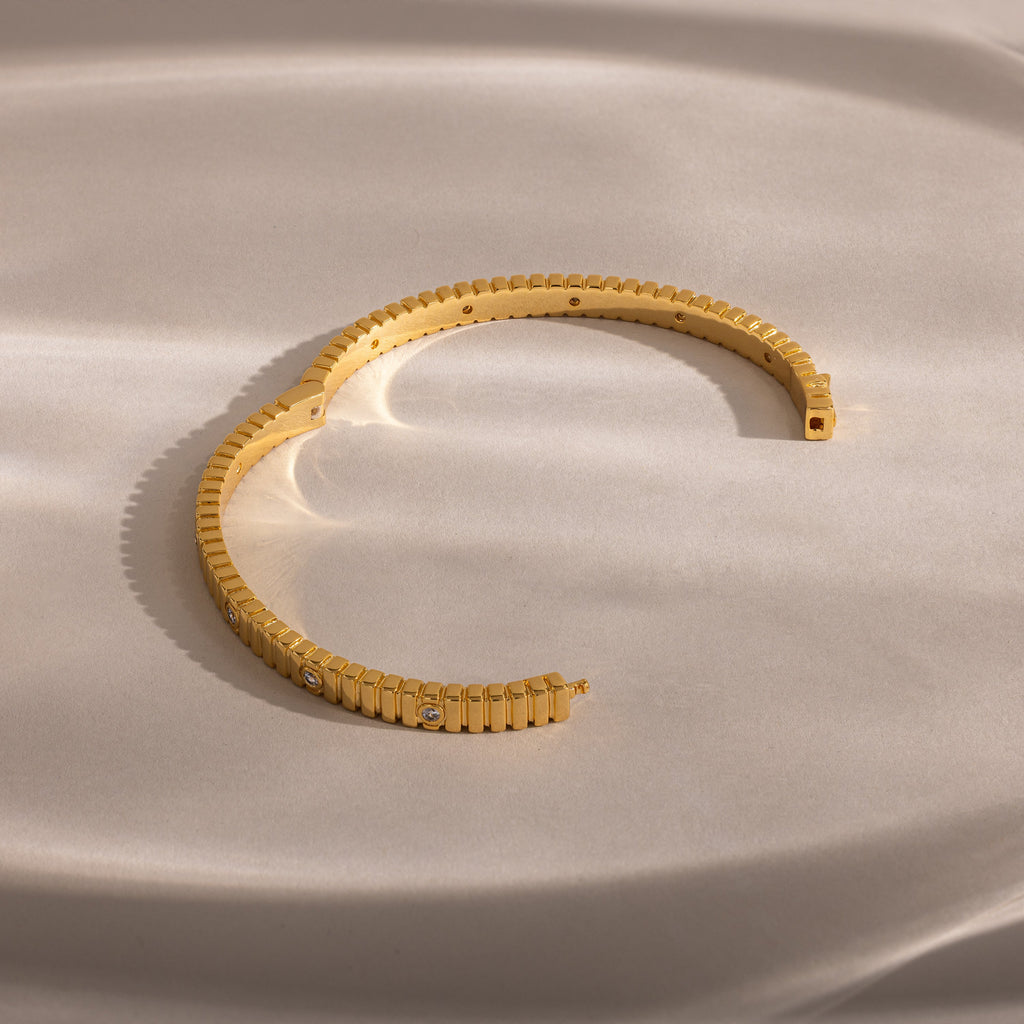 Ribbed Diamond Bangle