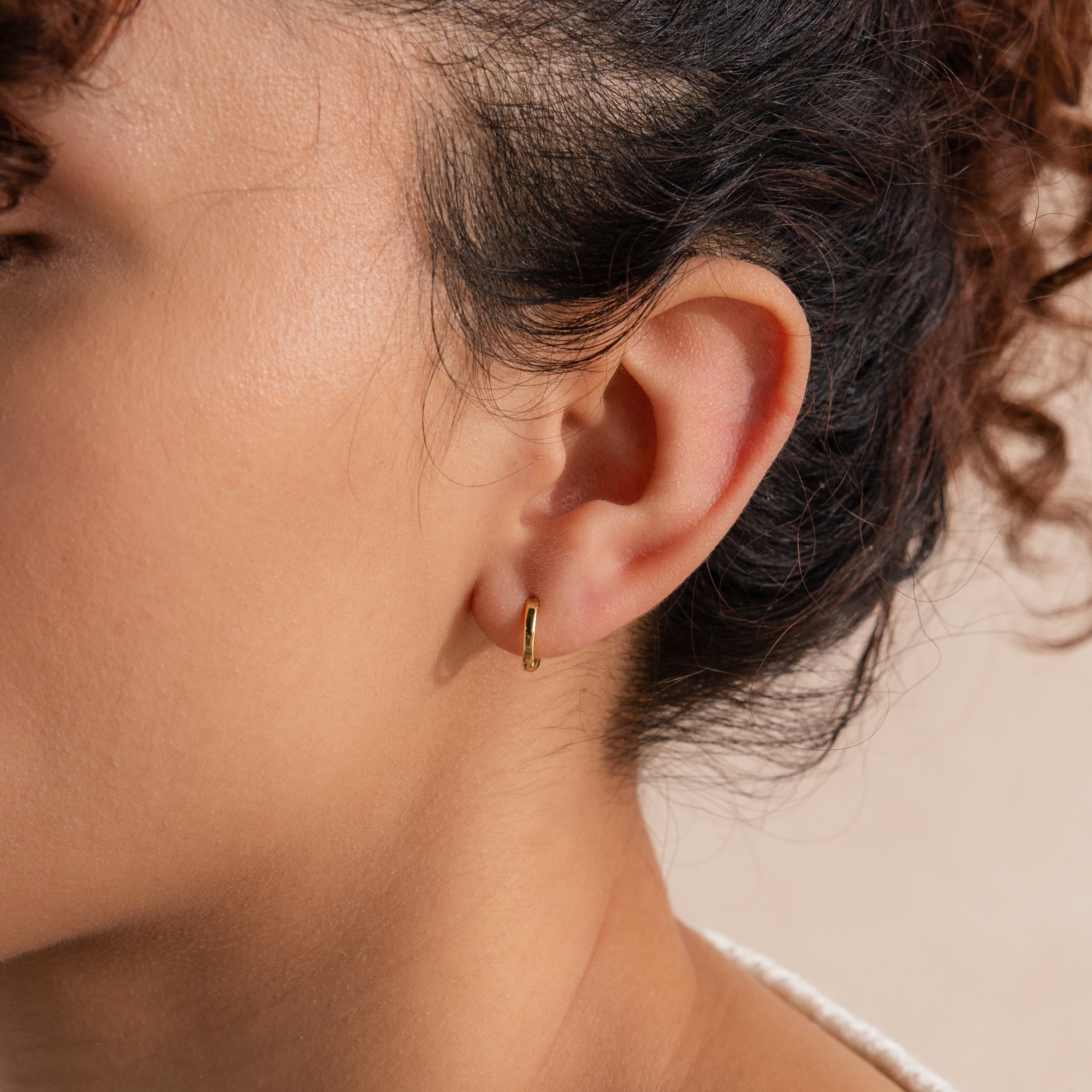 8mm Dainty Huggies