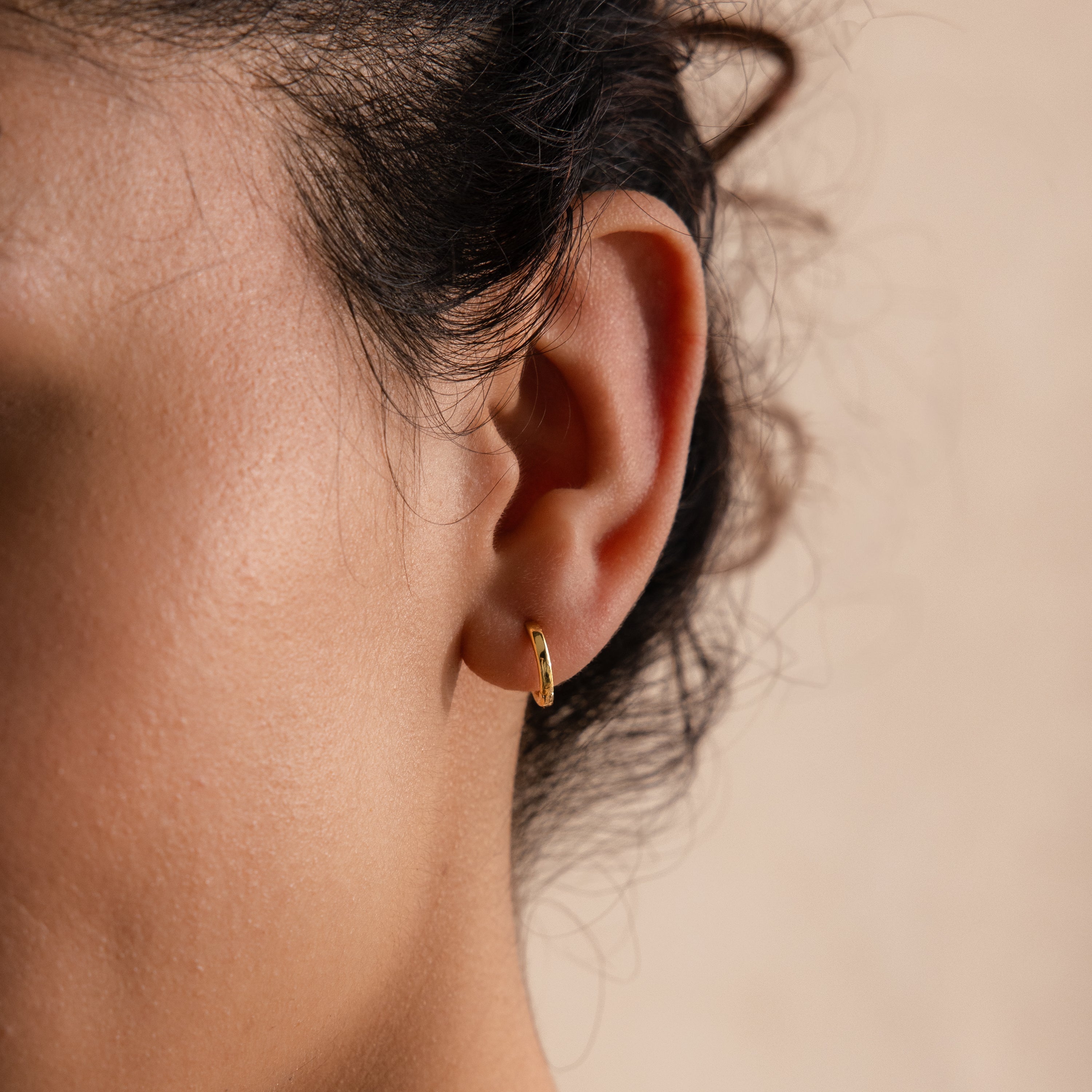 8mm Dainty Huggies