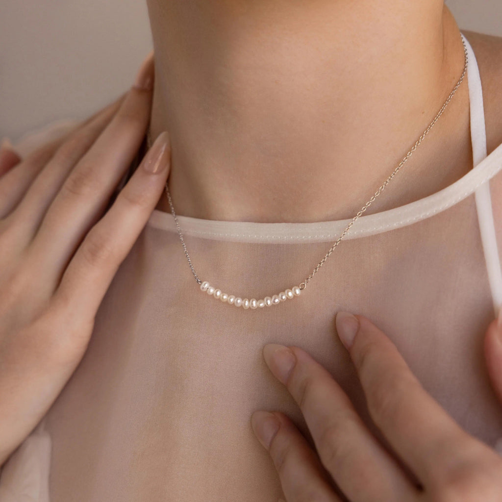 Pearl Curve Necklace