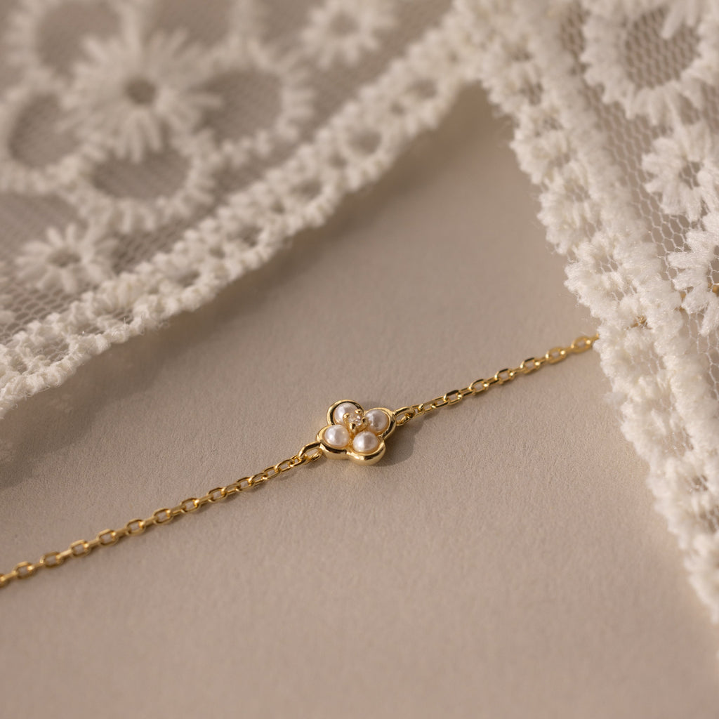 Rounded Pearl Flower Bracelet