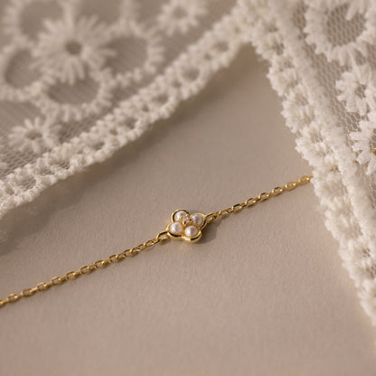 Rounded Pearl Flower Bracelet