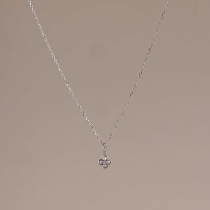 Rounded Pearl Flower Necklace