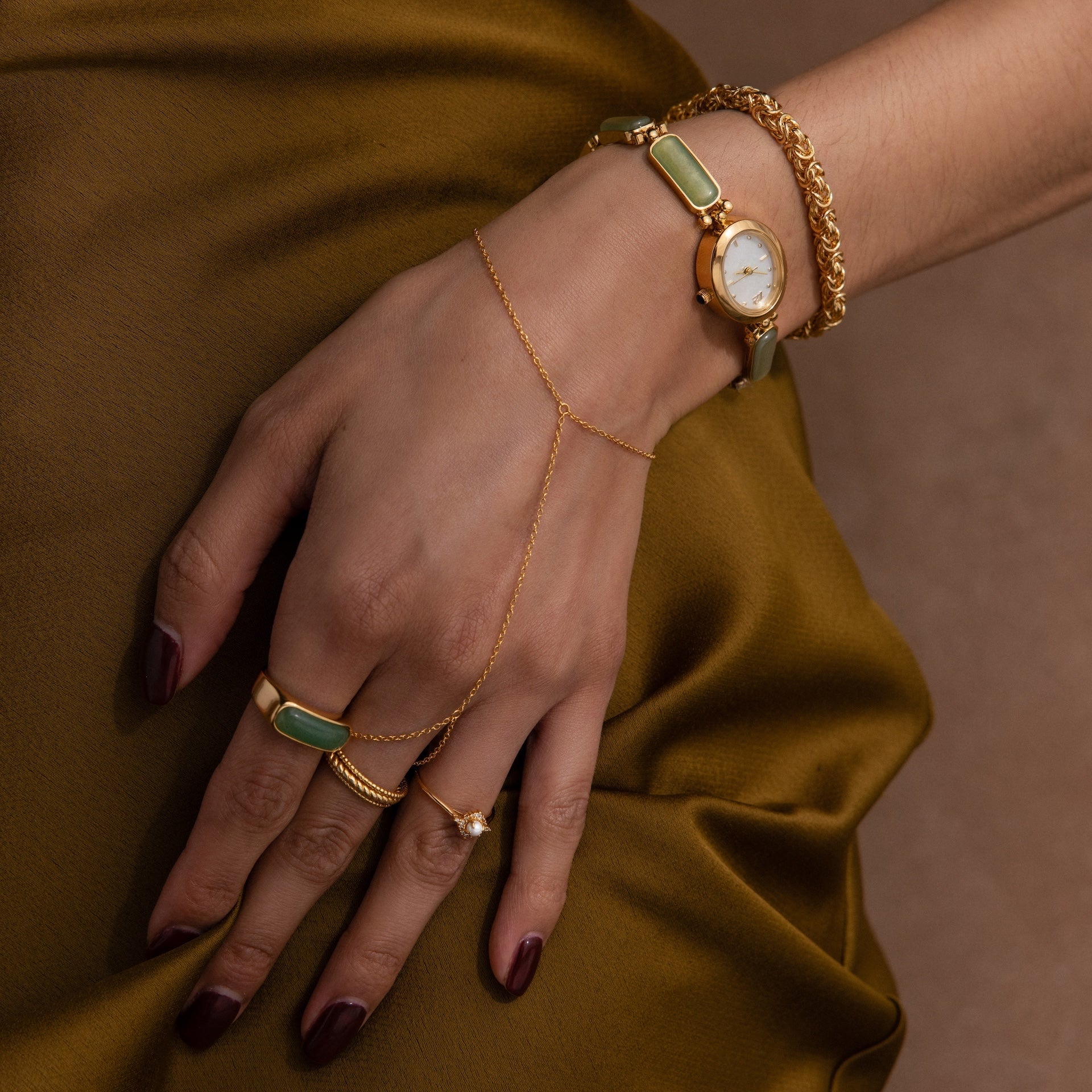Dainty Hand Chain Bracelet