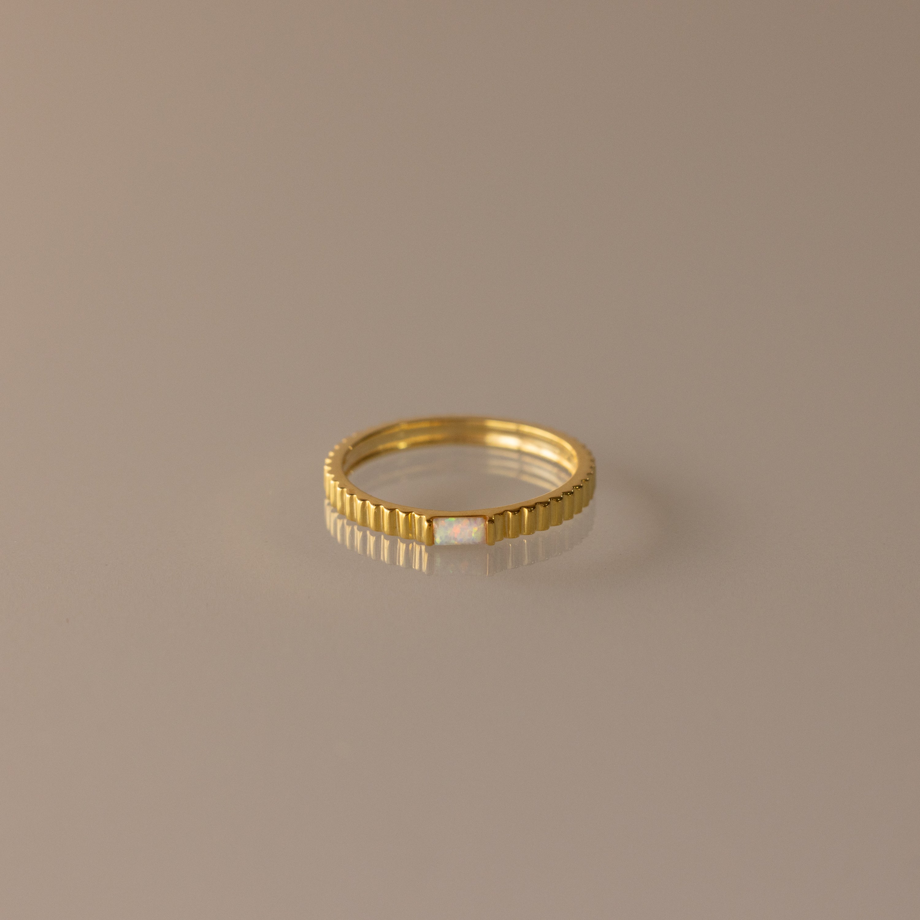 Dainty Ribbed Birthstone Ring