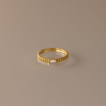 Dainty Ribbed Birthstone Ring