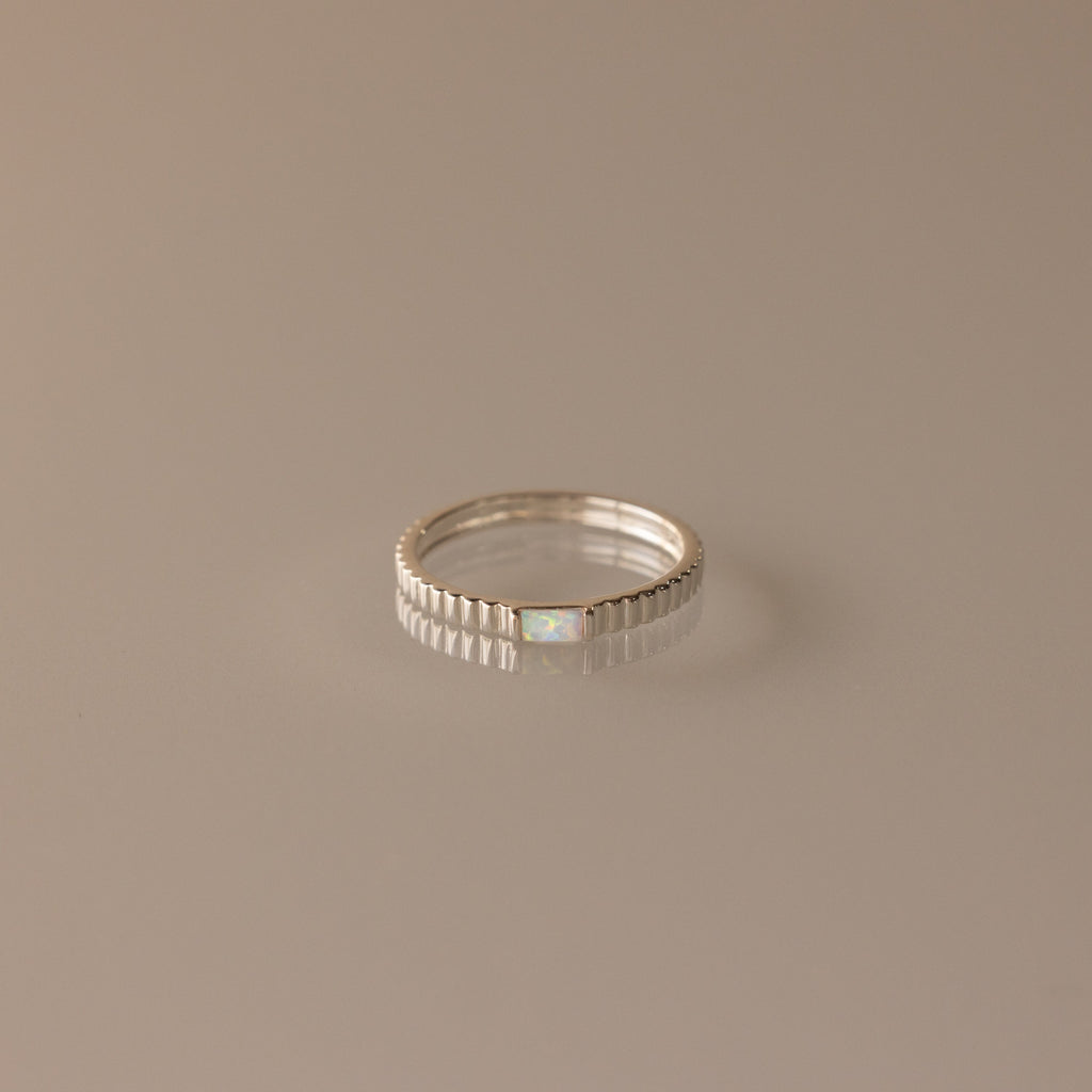 Dainty Ribbed Birthstone Ring