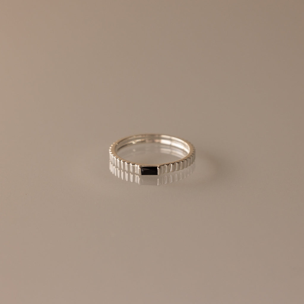 Dainty Ribbed Birthstone Ring