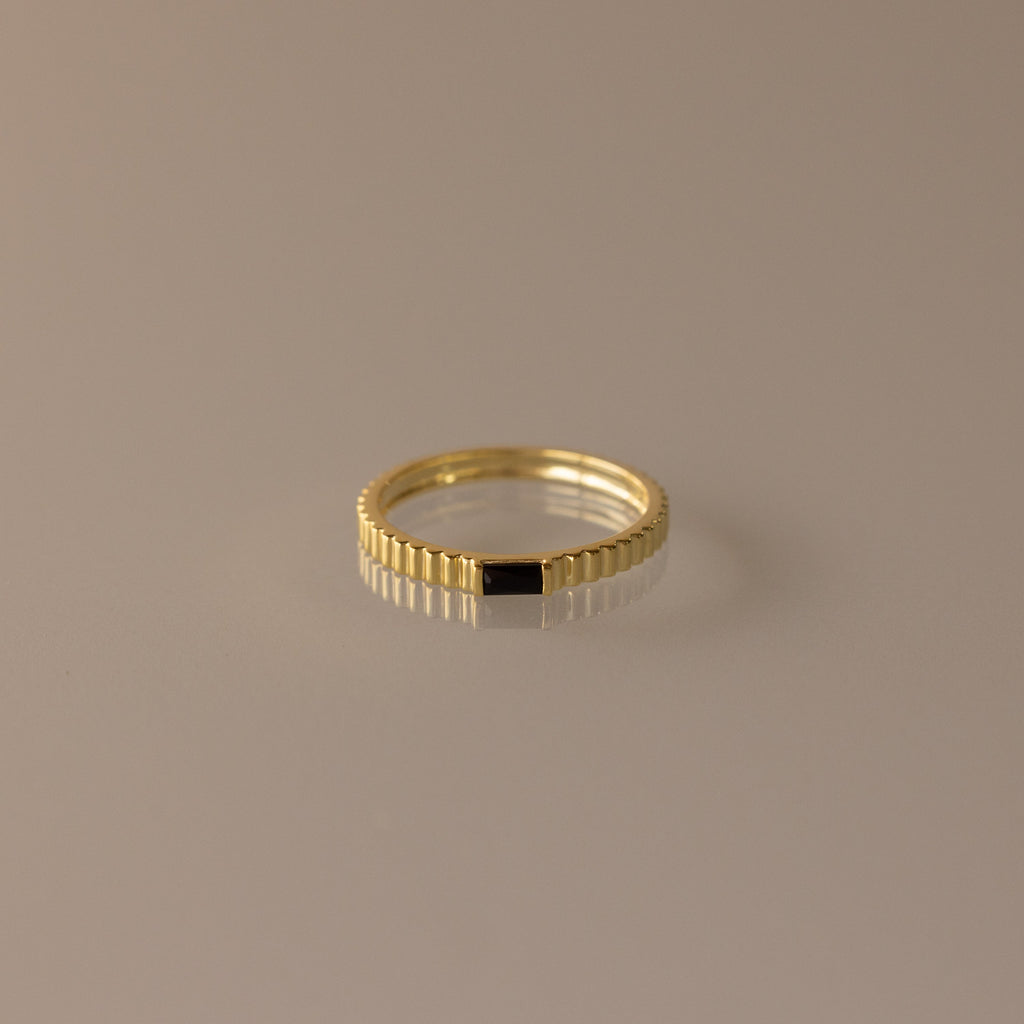Dainty Ribbed Birthstone Ring