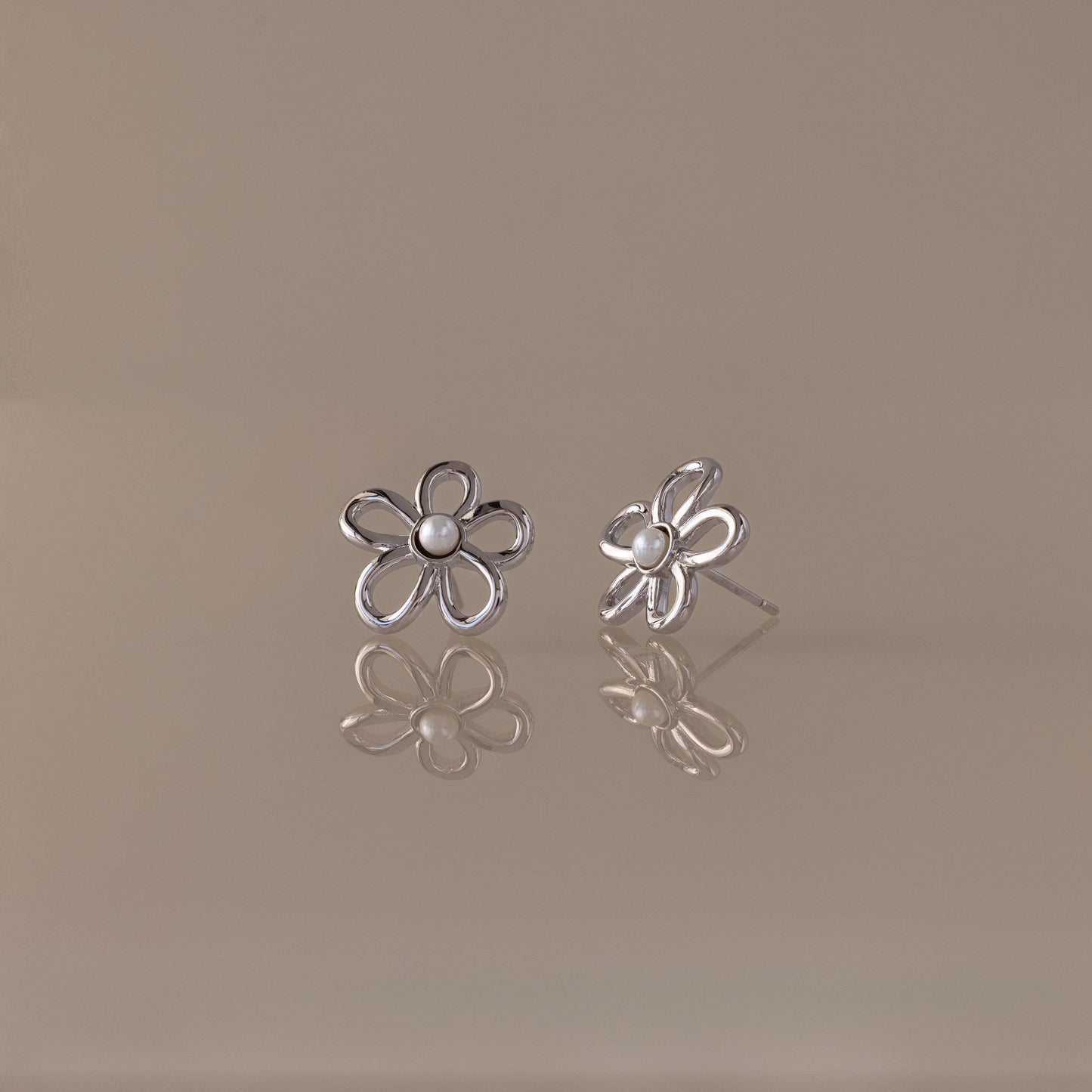 Lila Flower Pearl Studs
