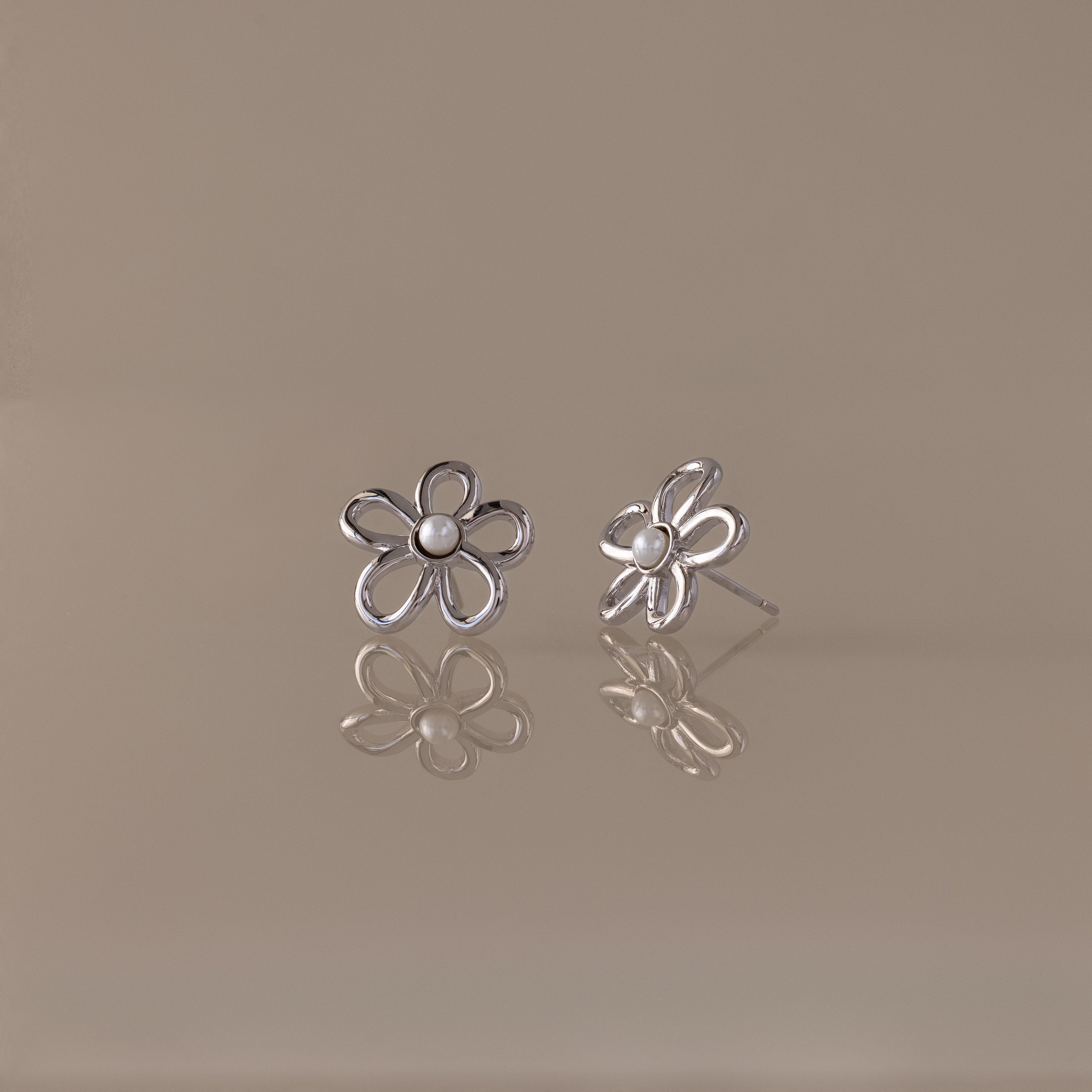 Lila Flower Pearl Studs