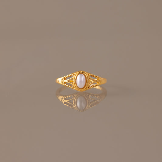 Vintage Oval Pearl Signet Ring