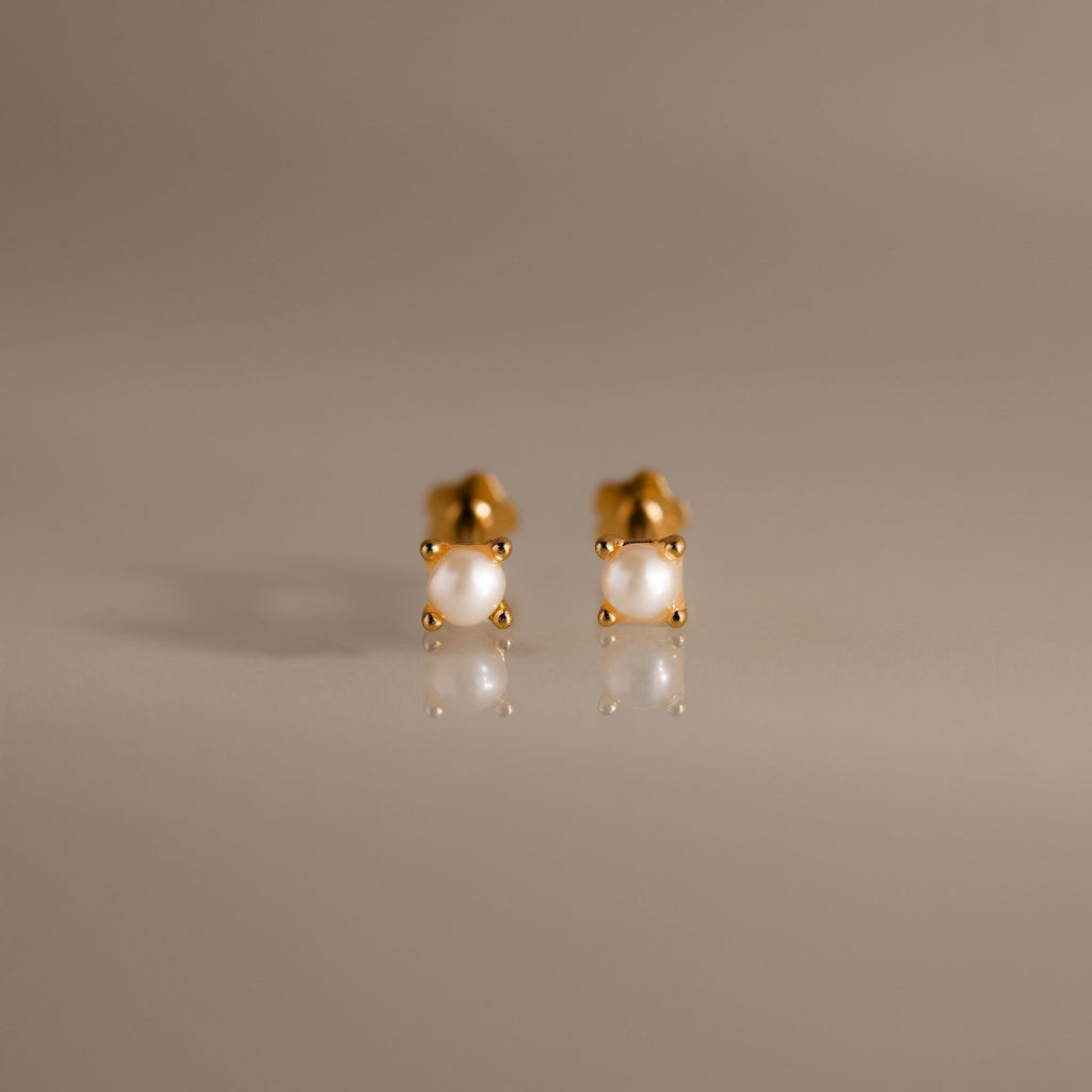 Baby Venus Flatback Studs