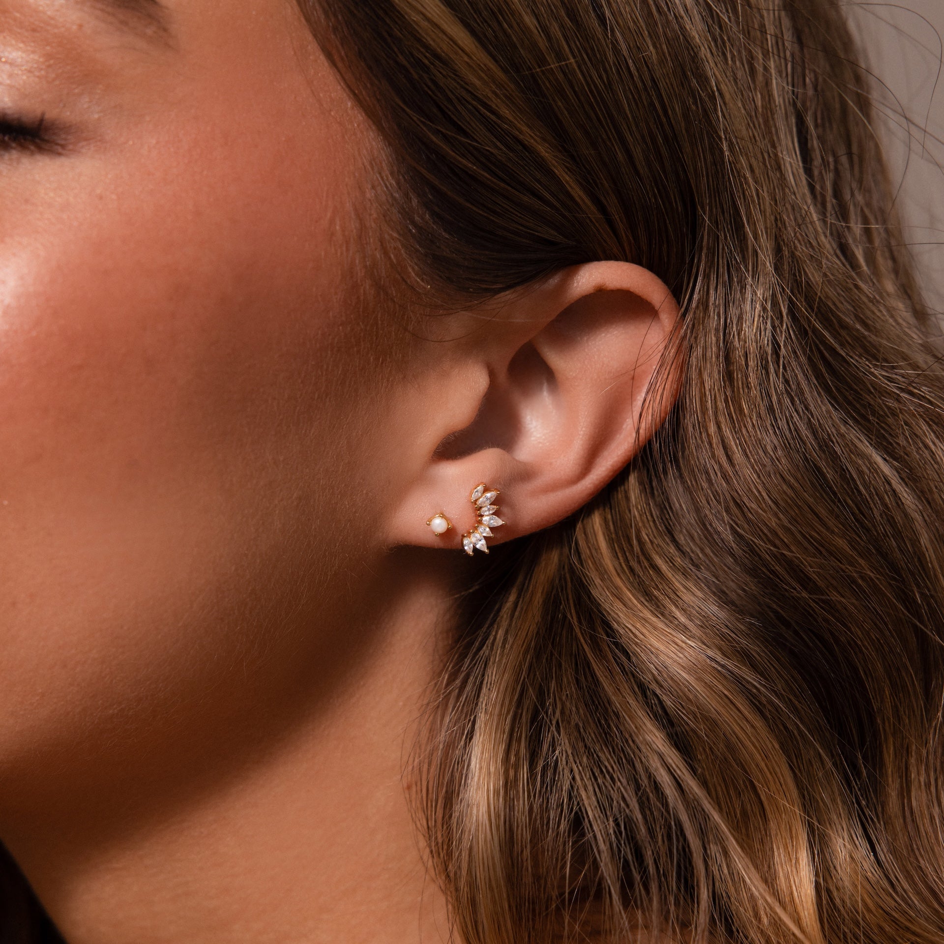 Baby Venus Flatback Studs