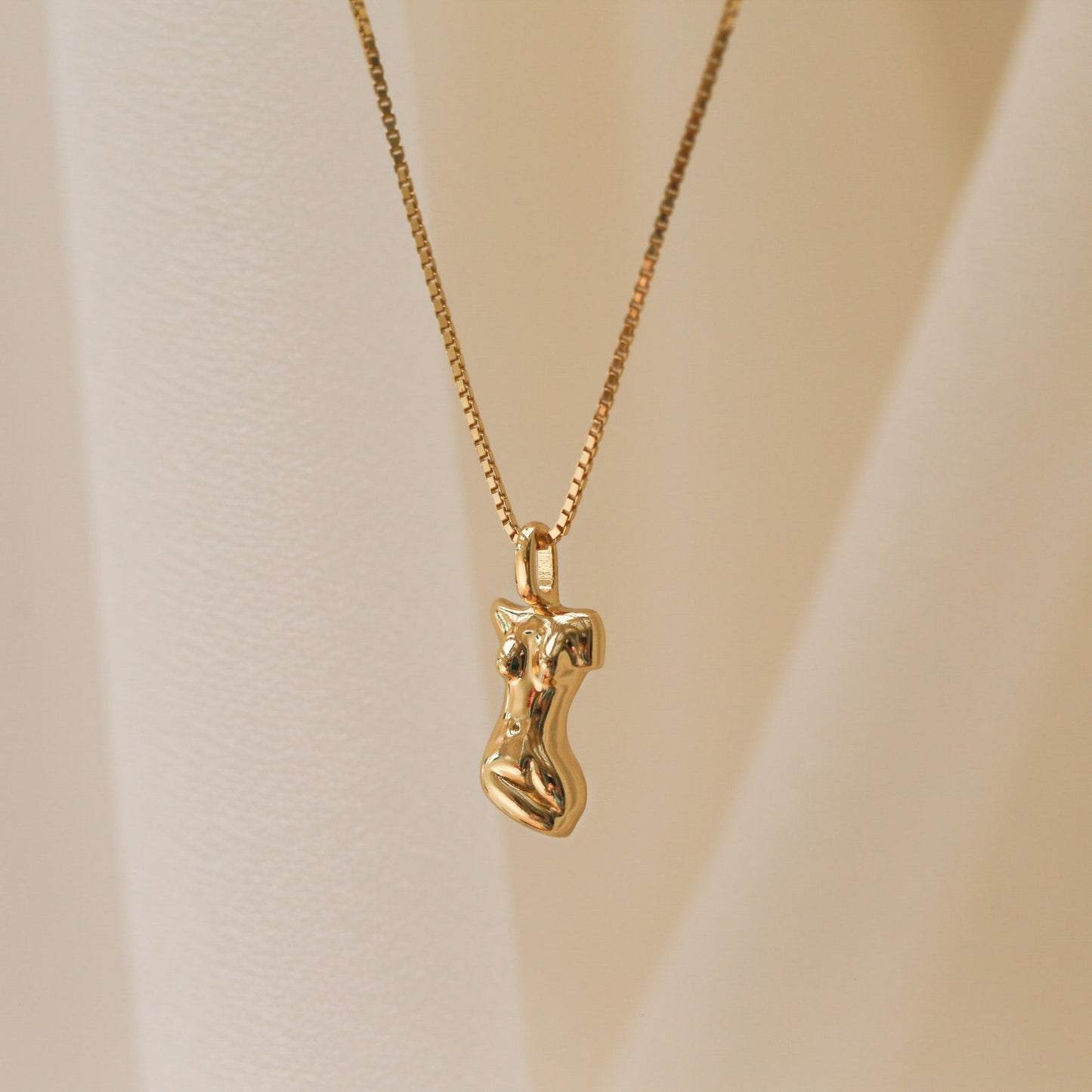 Kinn Body Necklace in 18K Gold