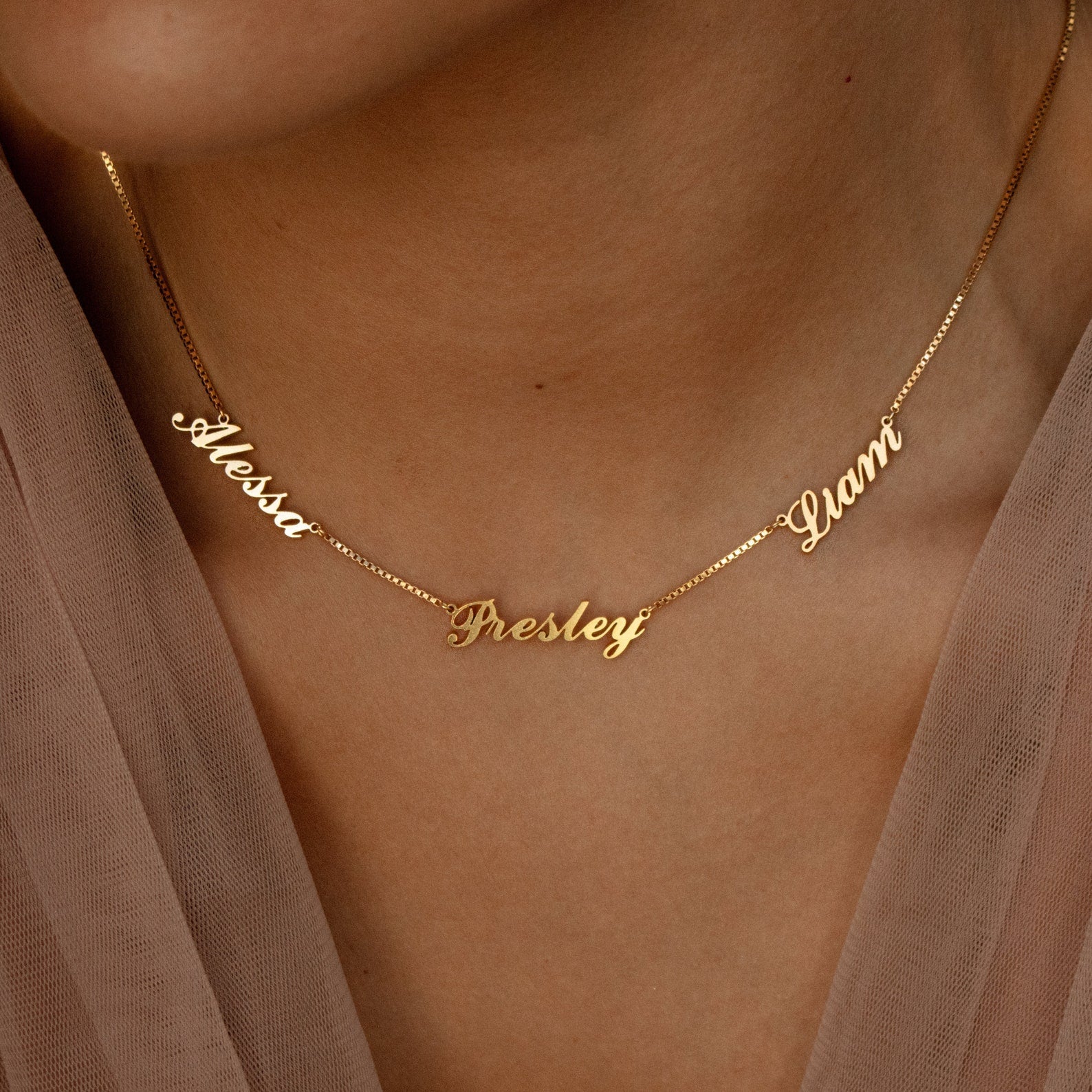Carrie Box Chain Multiple Name Necklace