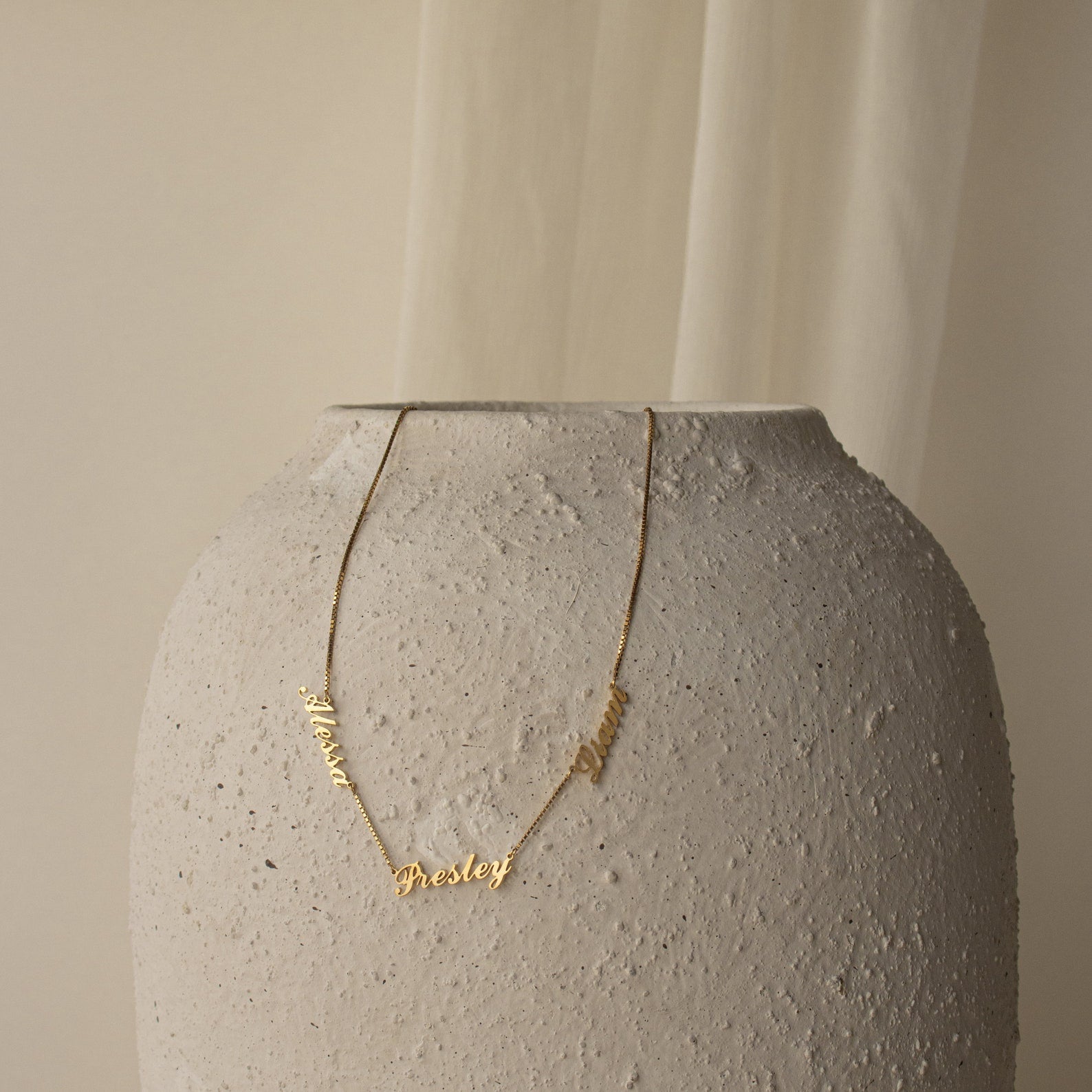 Carrie Box Chain Multiple Name Necklace