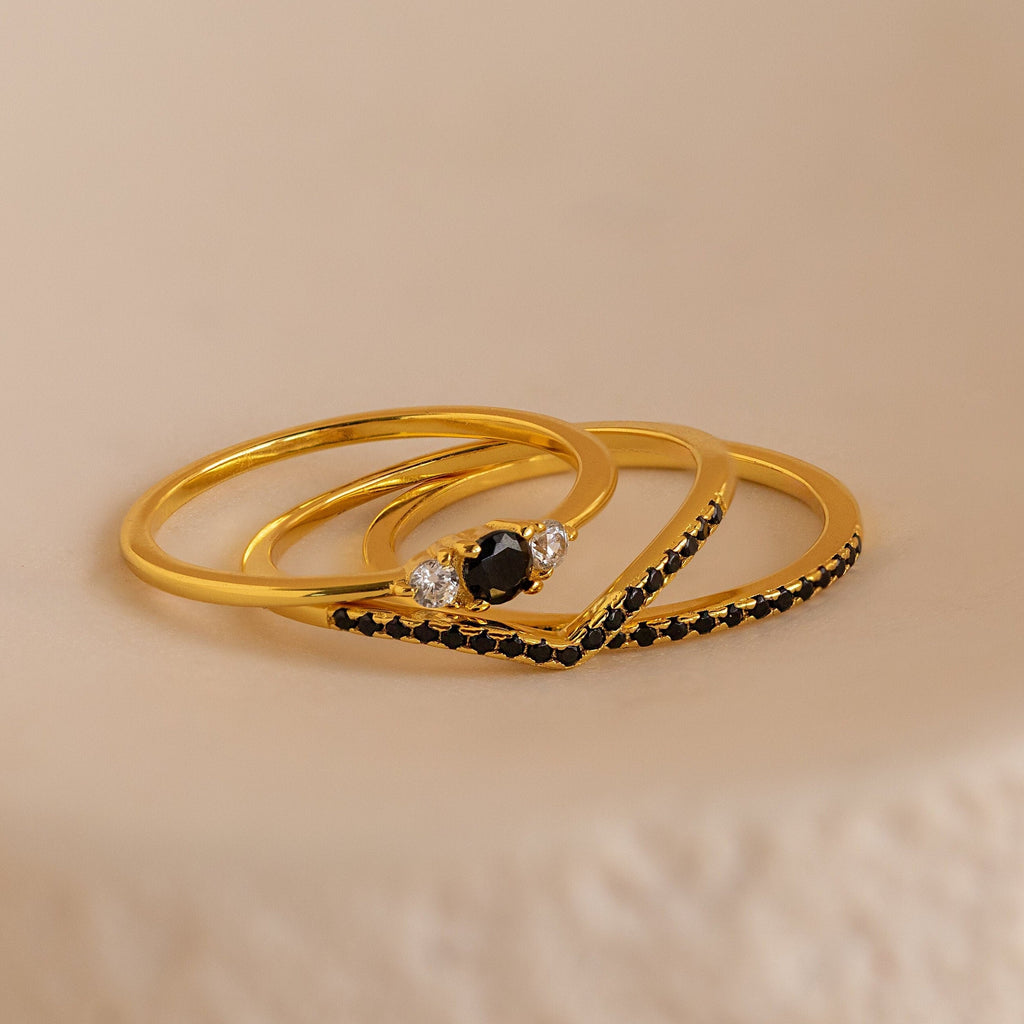 Black Curve Ring Set