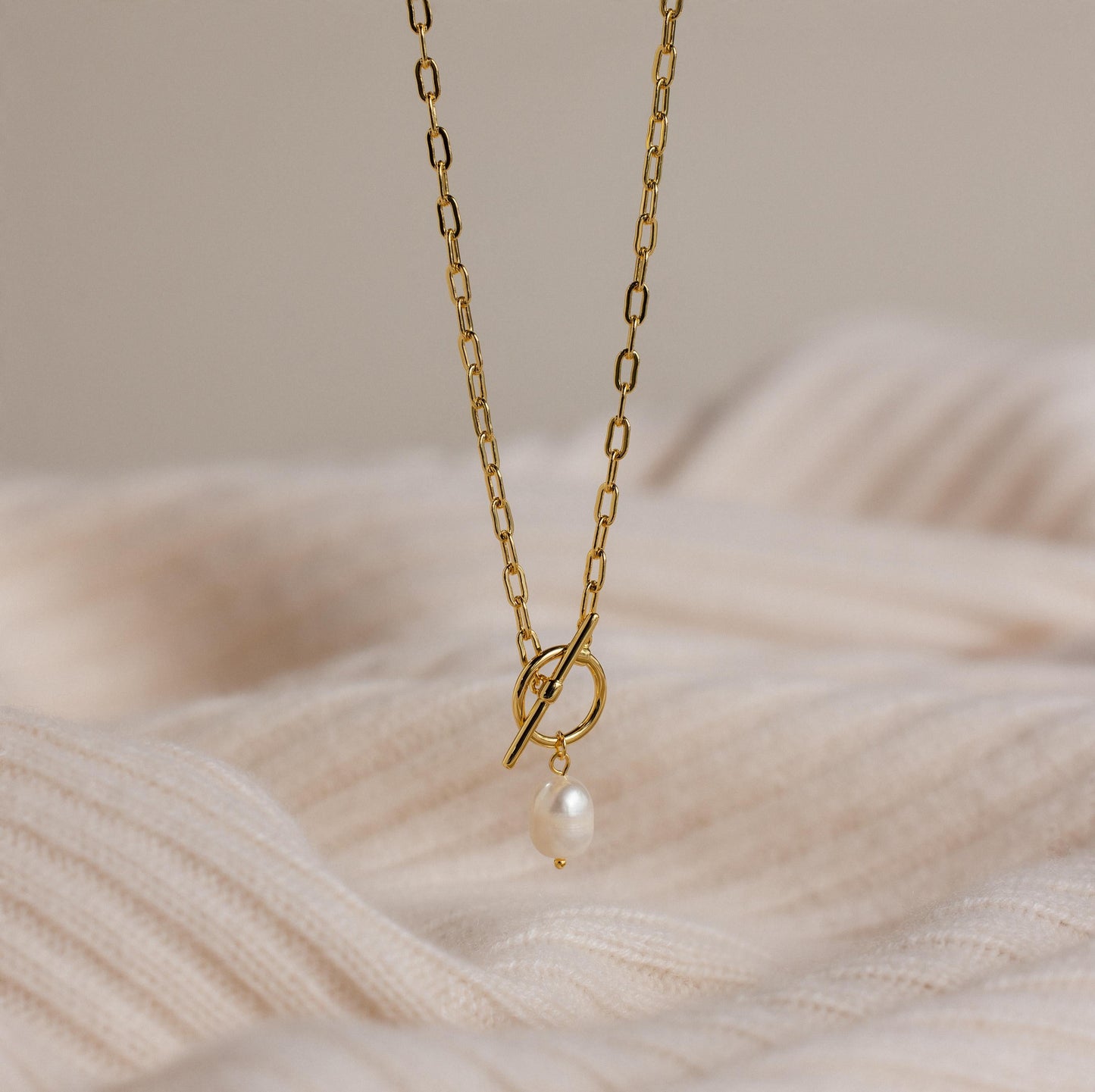 Paperclip Pearl Toggle Necklace