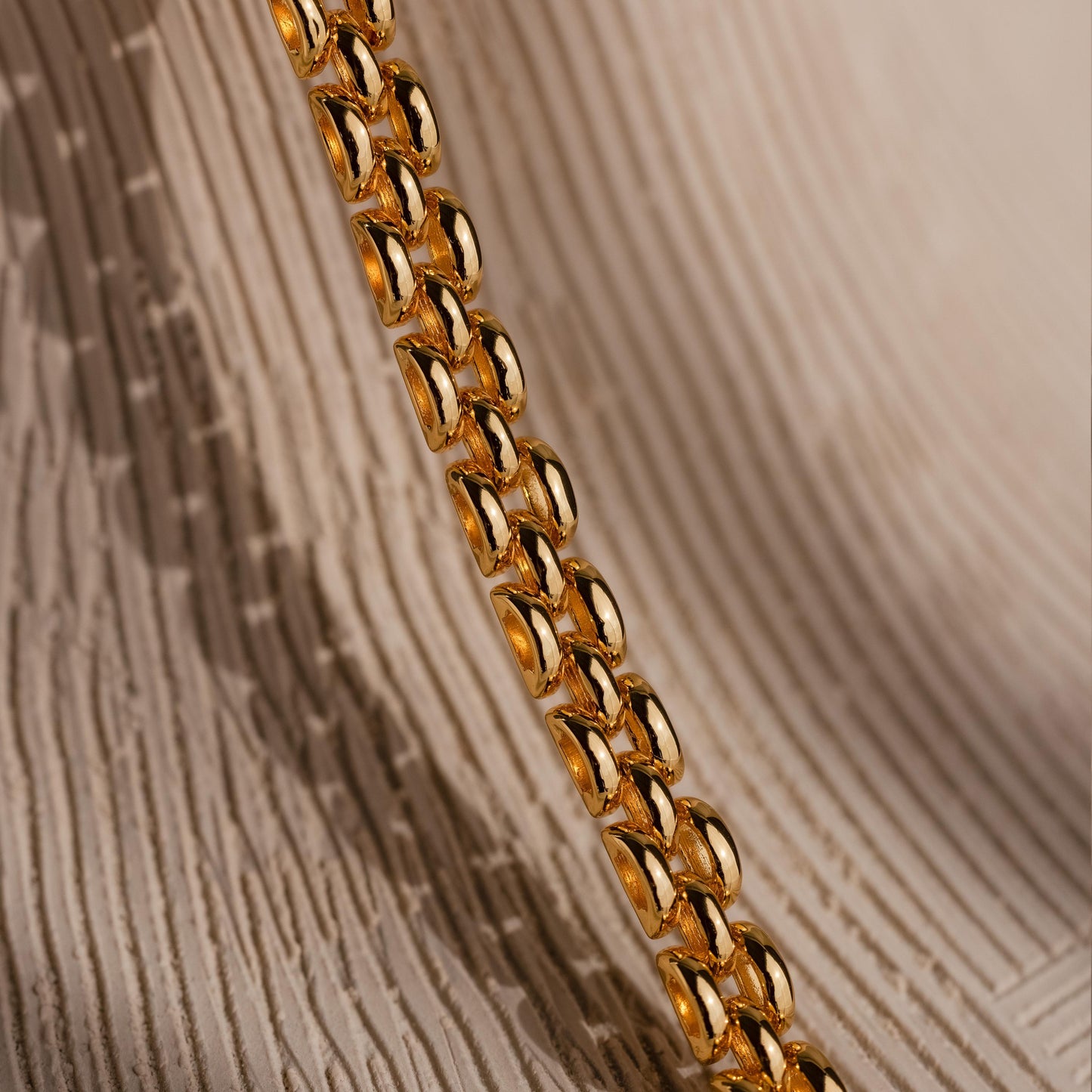 Strap Necklace