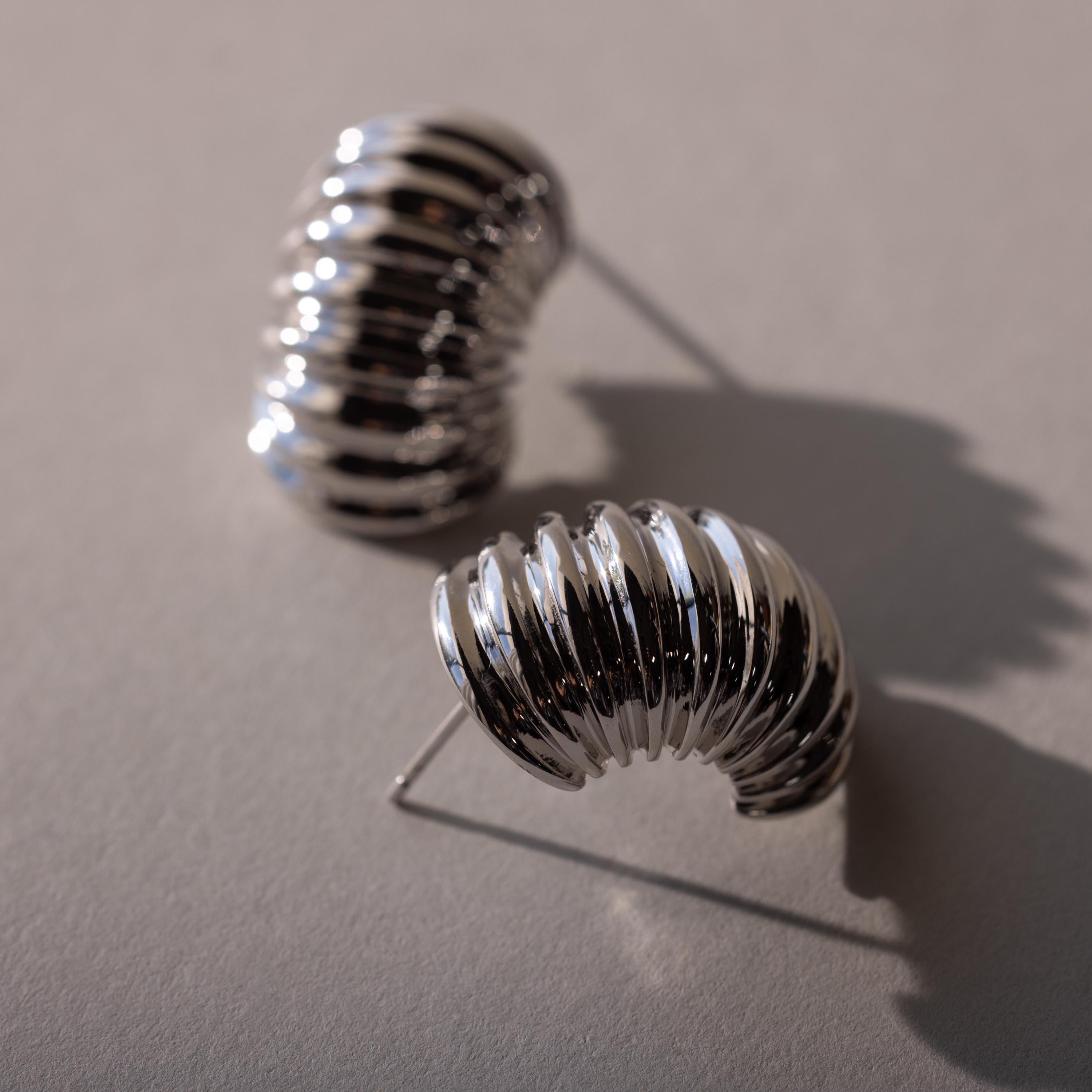 Chunky Ribbed Hoops
