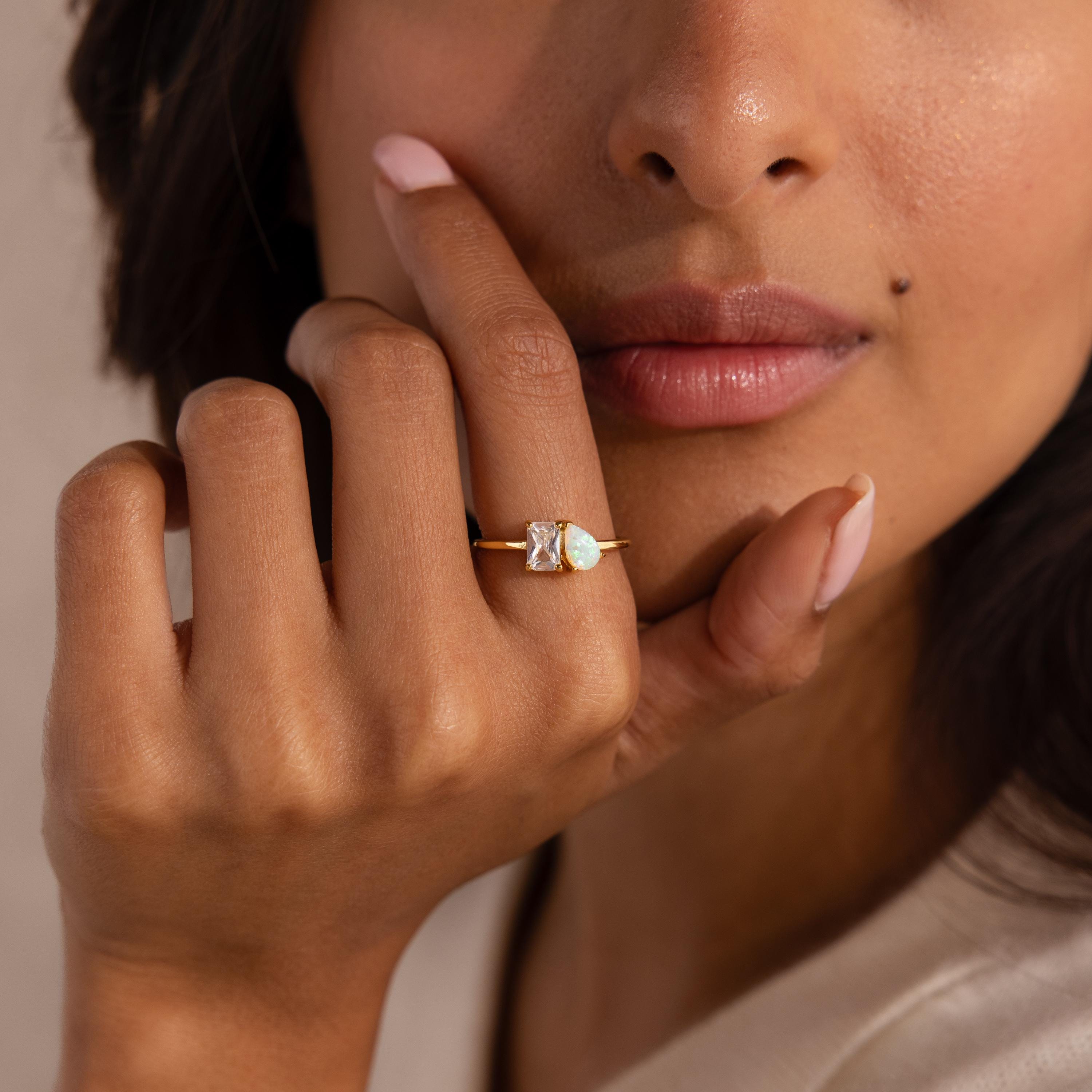 Opal Diamond Toi et Moi Ring