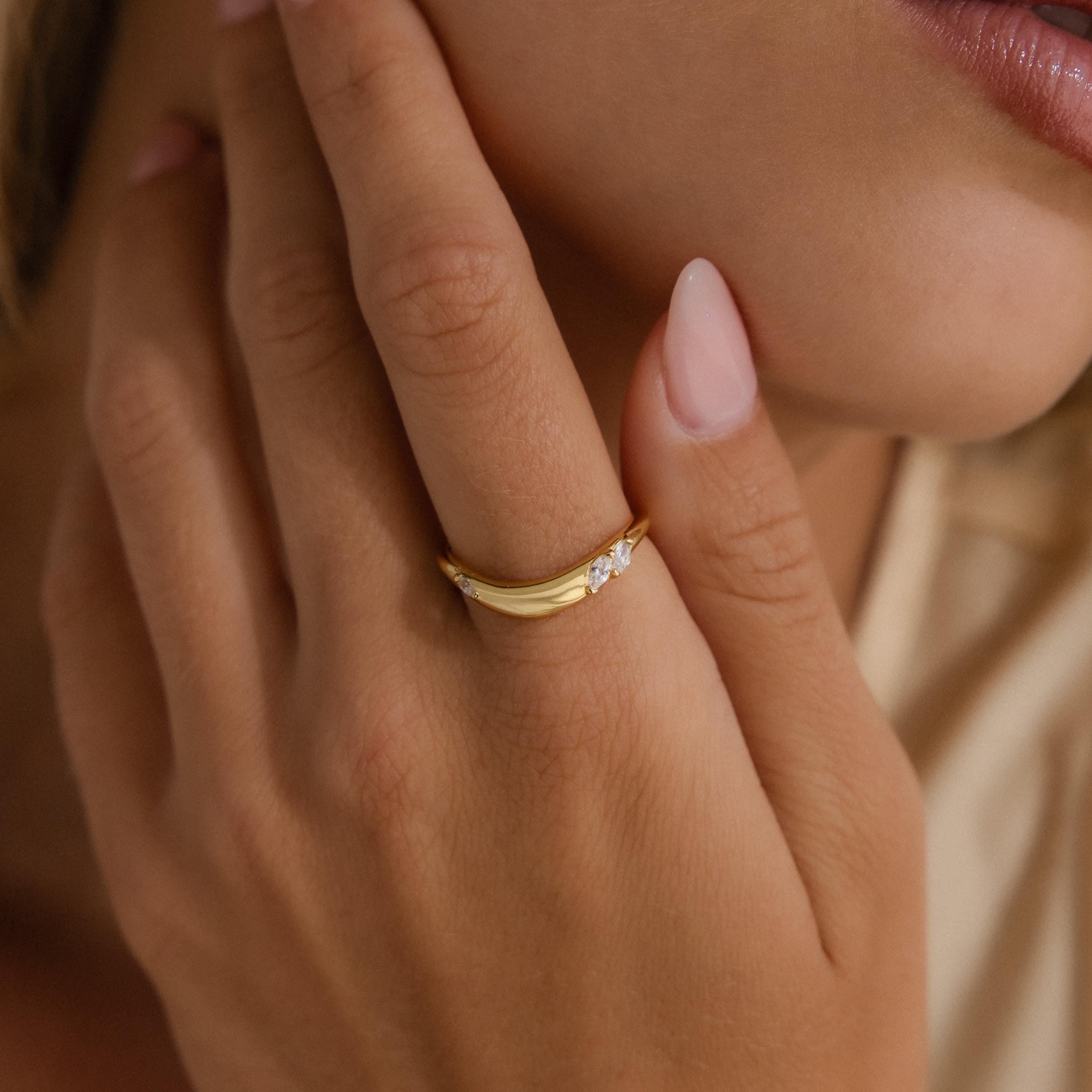 Organic Diamond Curve Ring