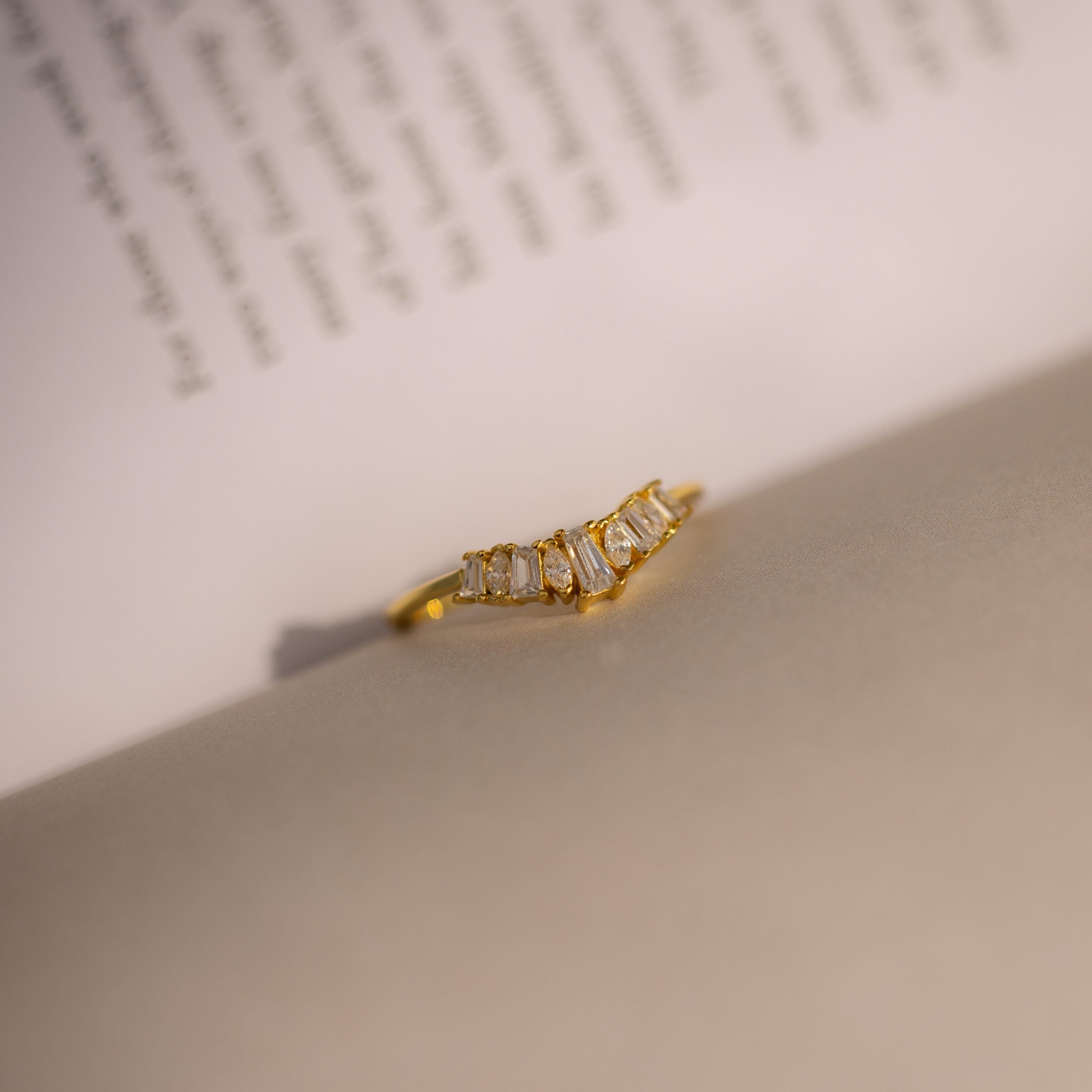 Art Deco Curve Diamond Ring