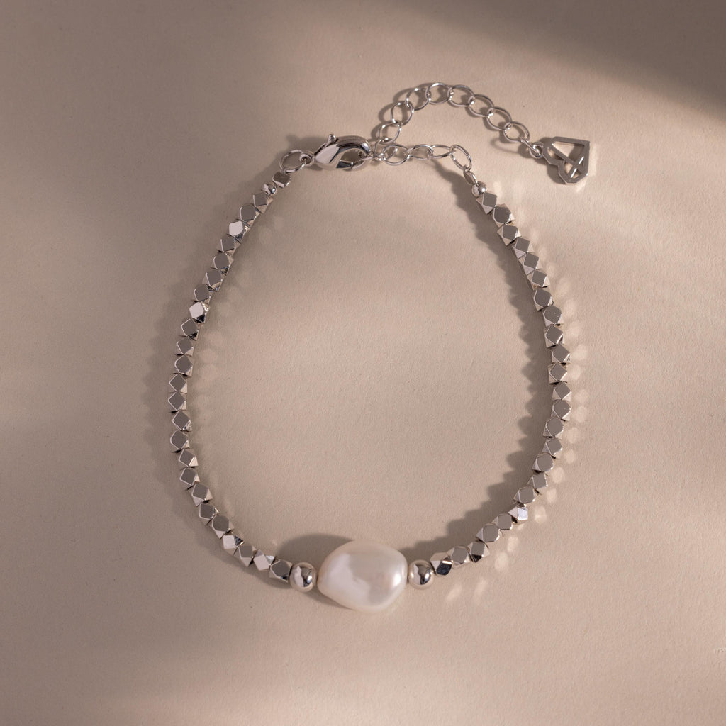 Pearl Charm Beaded Bracelet