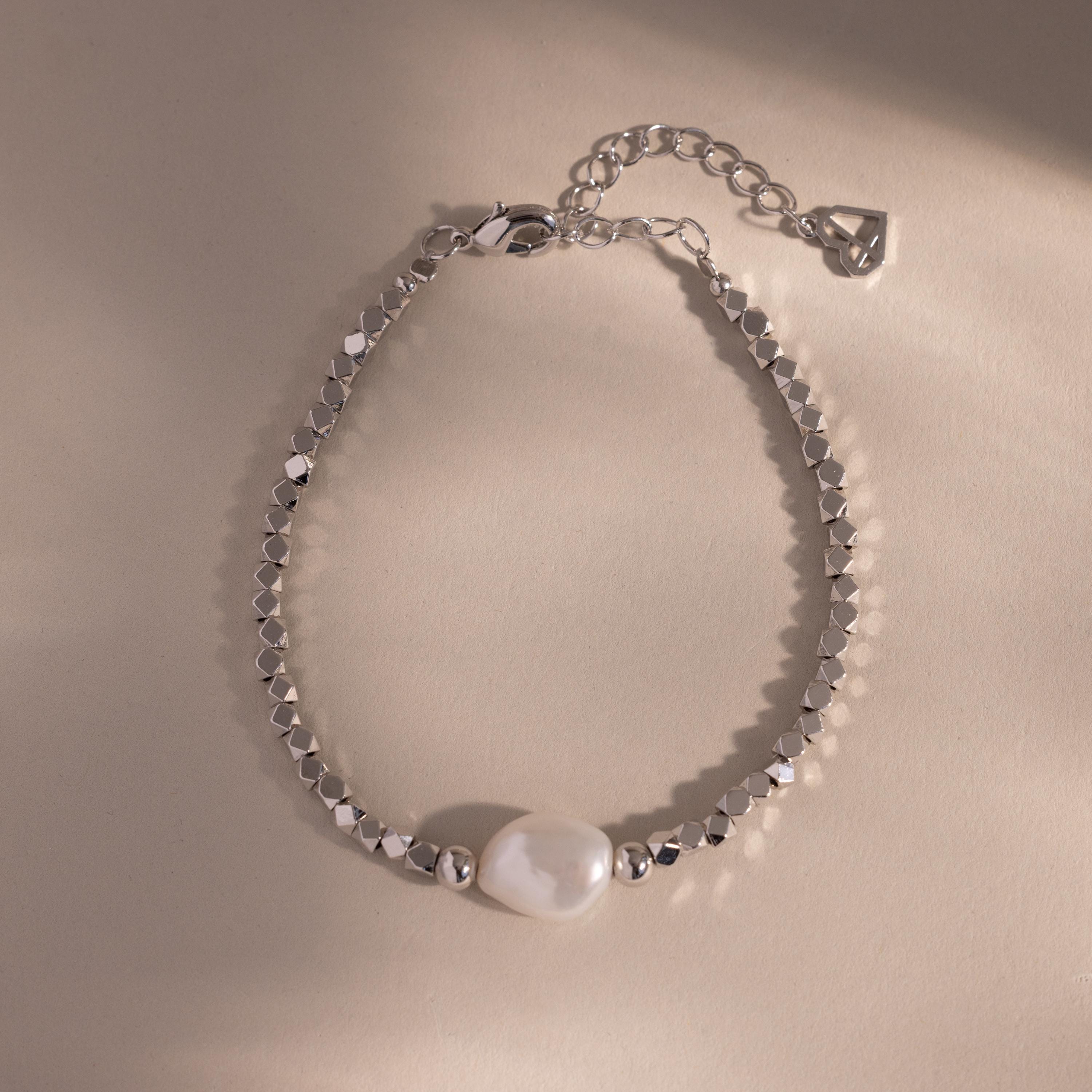Pearl Charm Beaded Bracelet