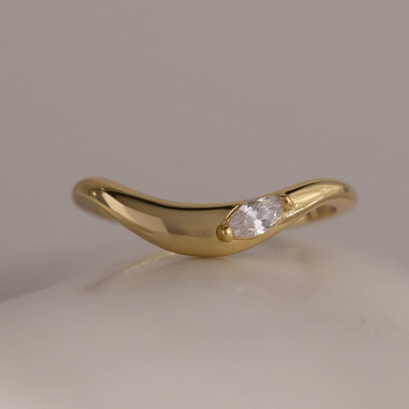 Zen Diamond Curve Ring