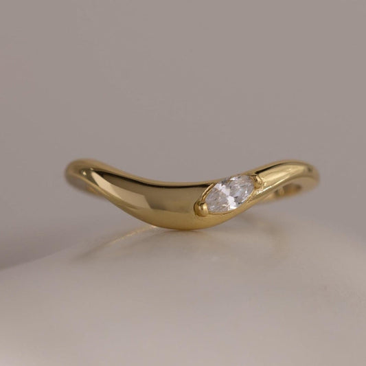 Zen Diamond Curve Ring