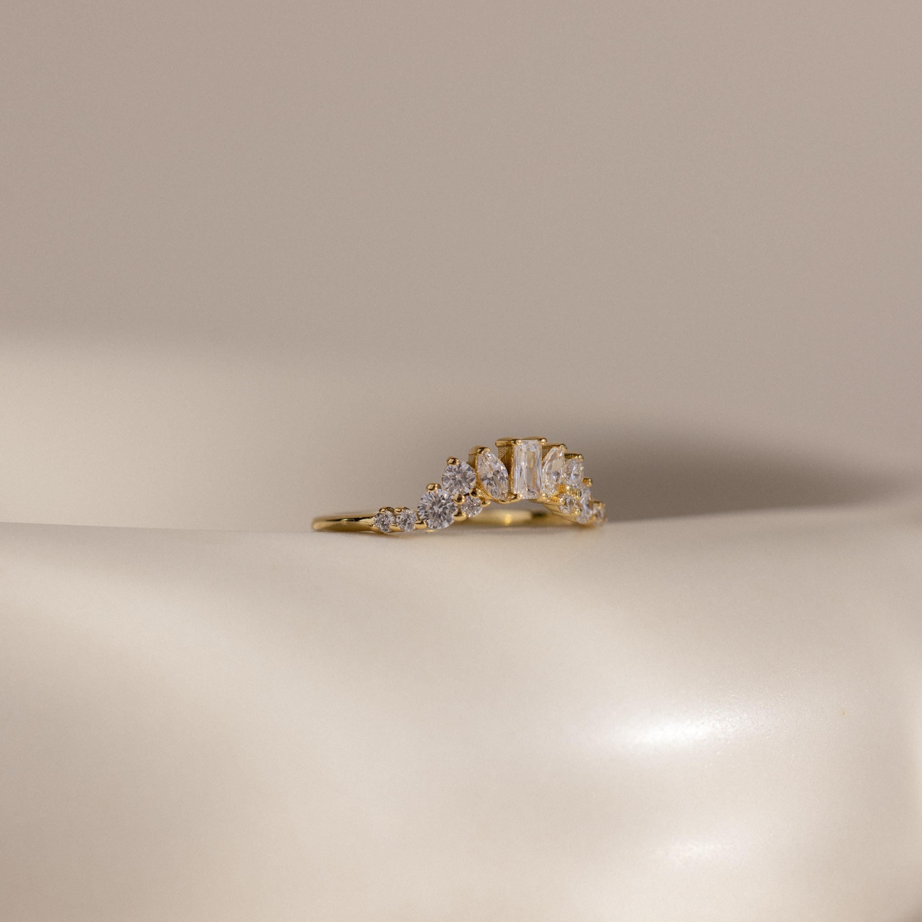Diamond Curve Cluster Ring