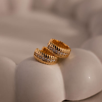 Ribbed Pave Huggies