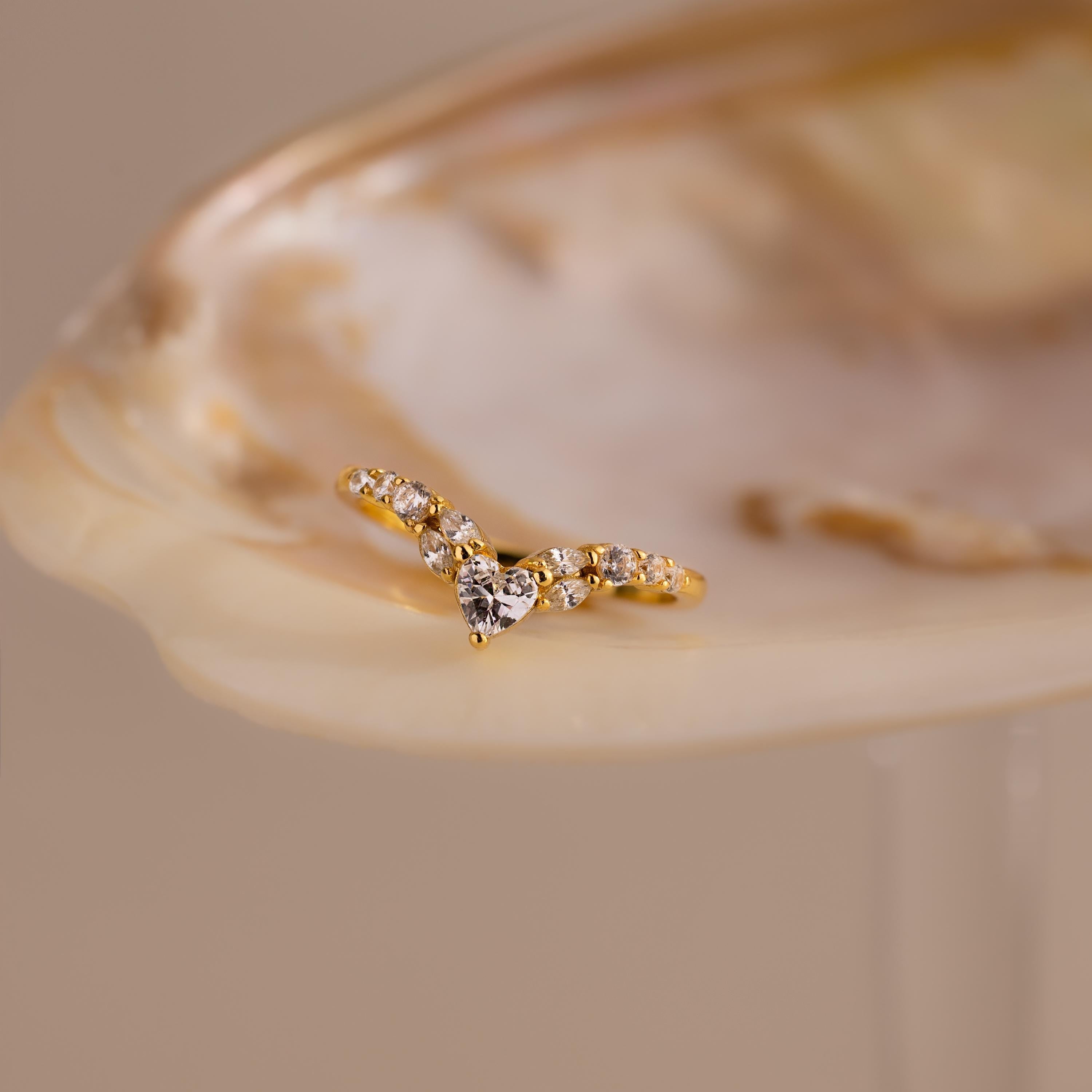 Heart Curve Cluster Ring
