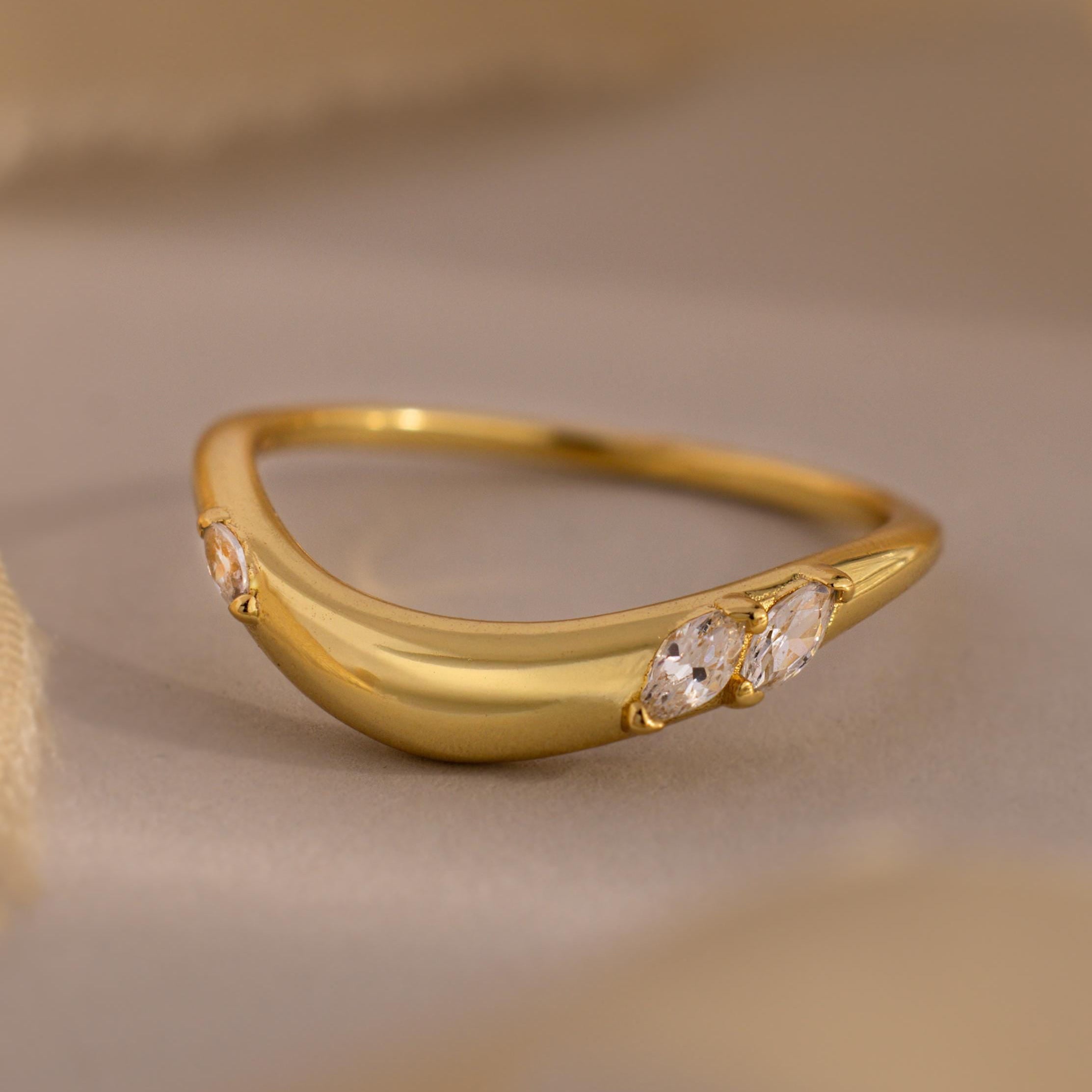Organic Diamond Curve Ring