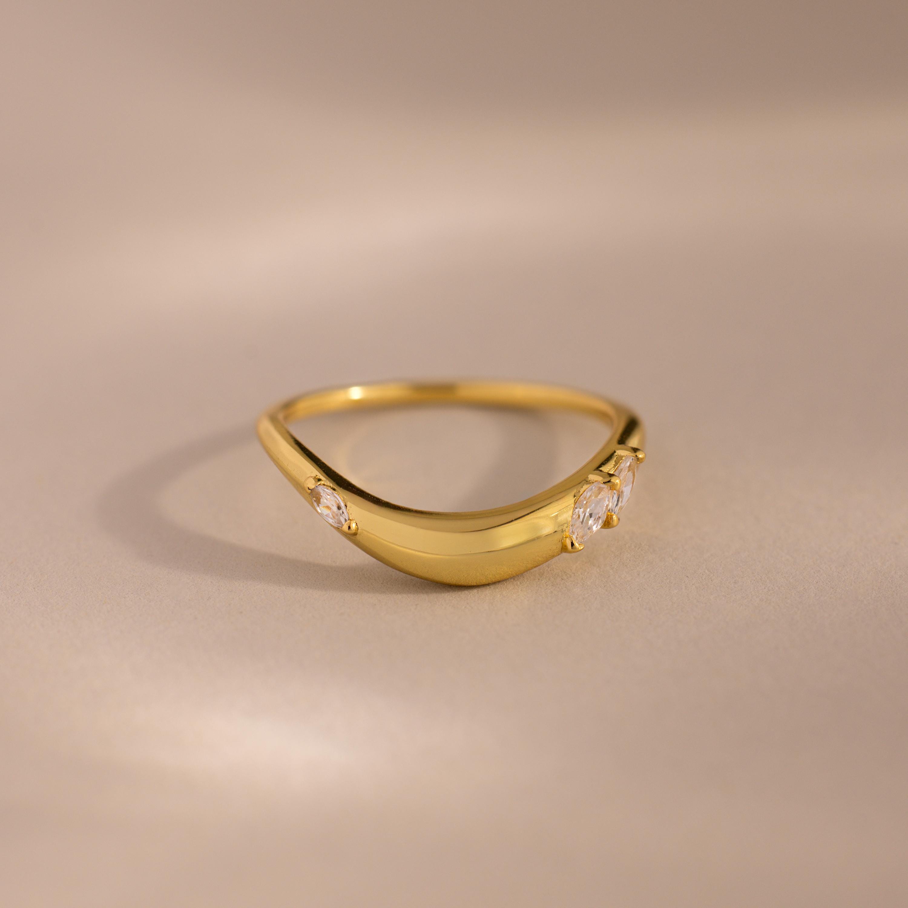 Organic Diamond Curve Ring