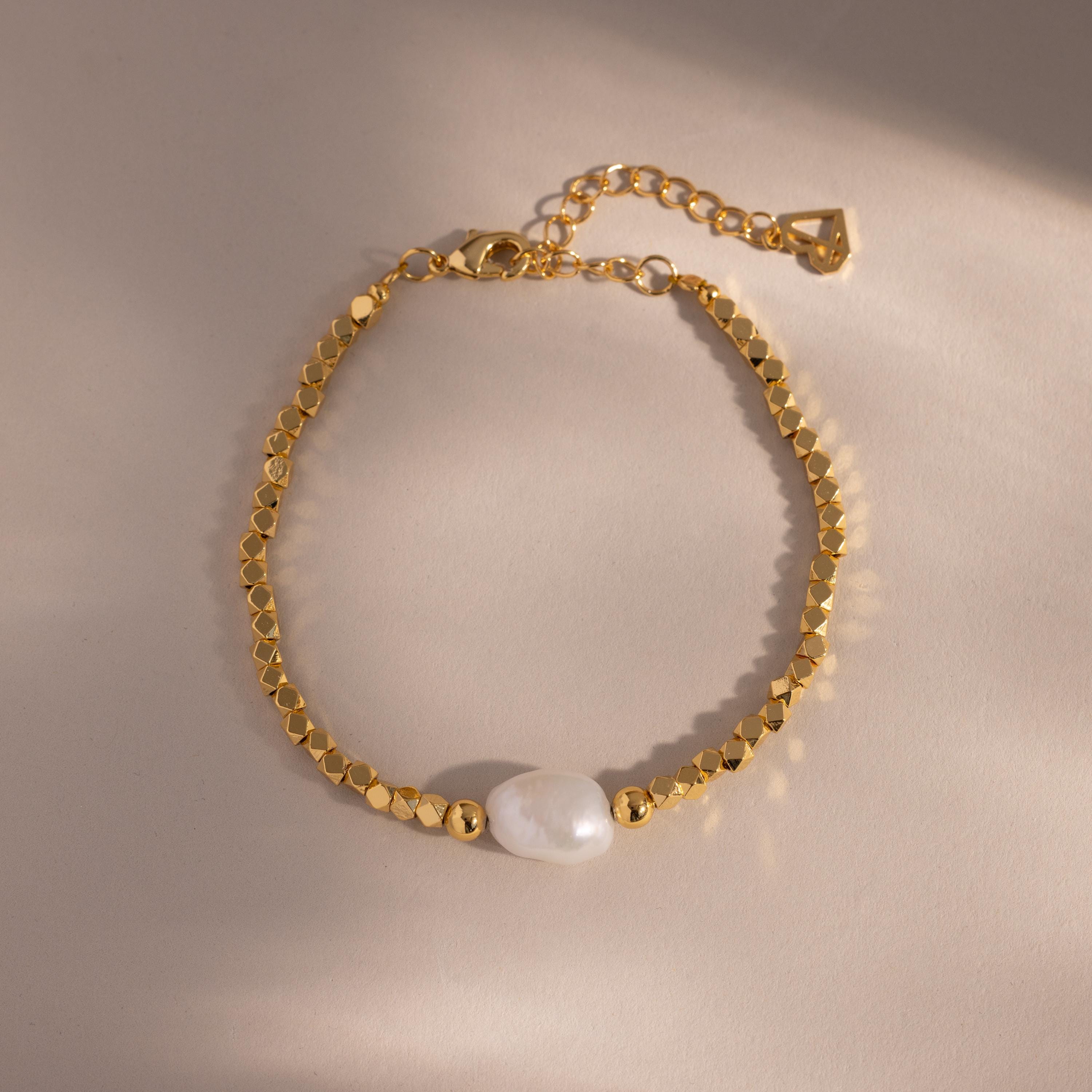 Pearl Charm Beaded Bracelet