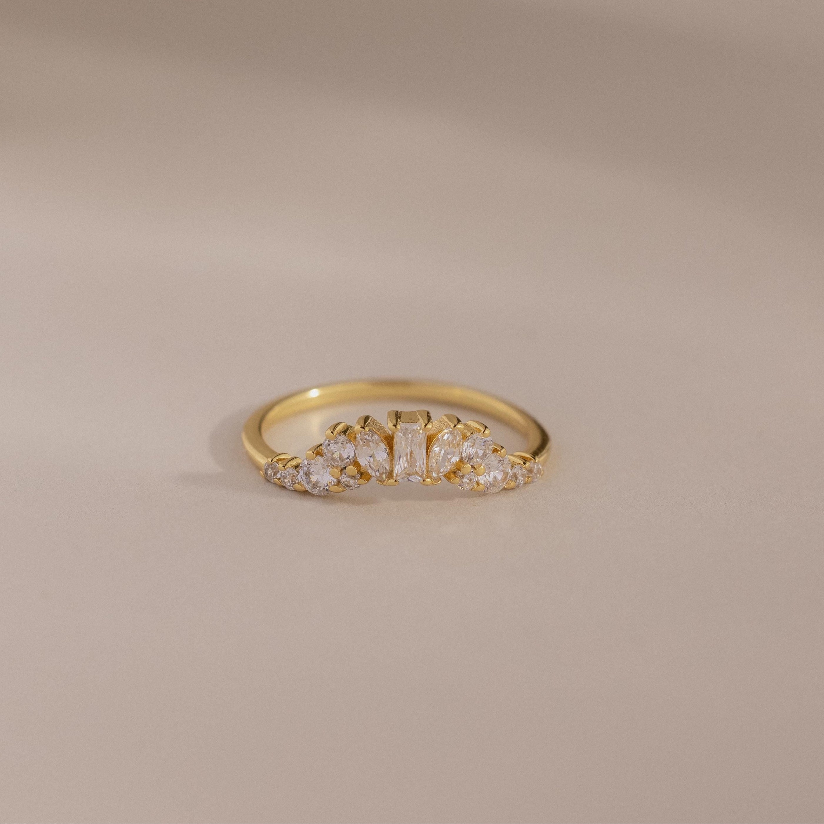 Diamond Curve Cluster Ring