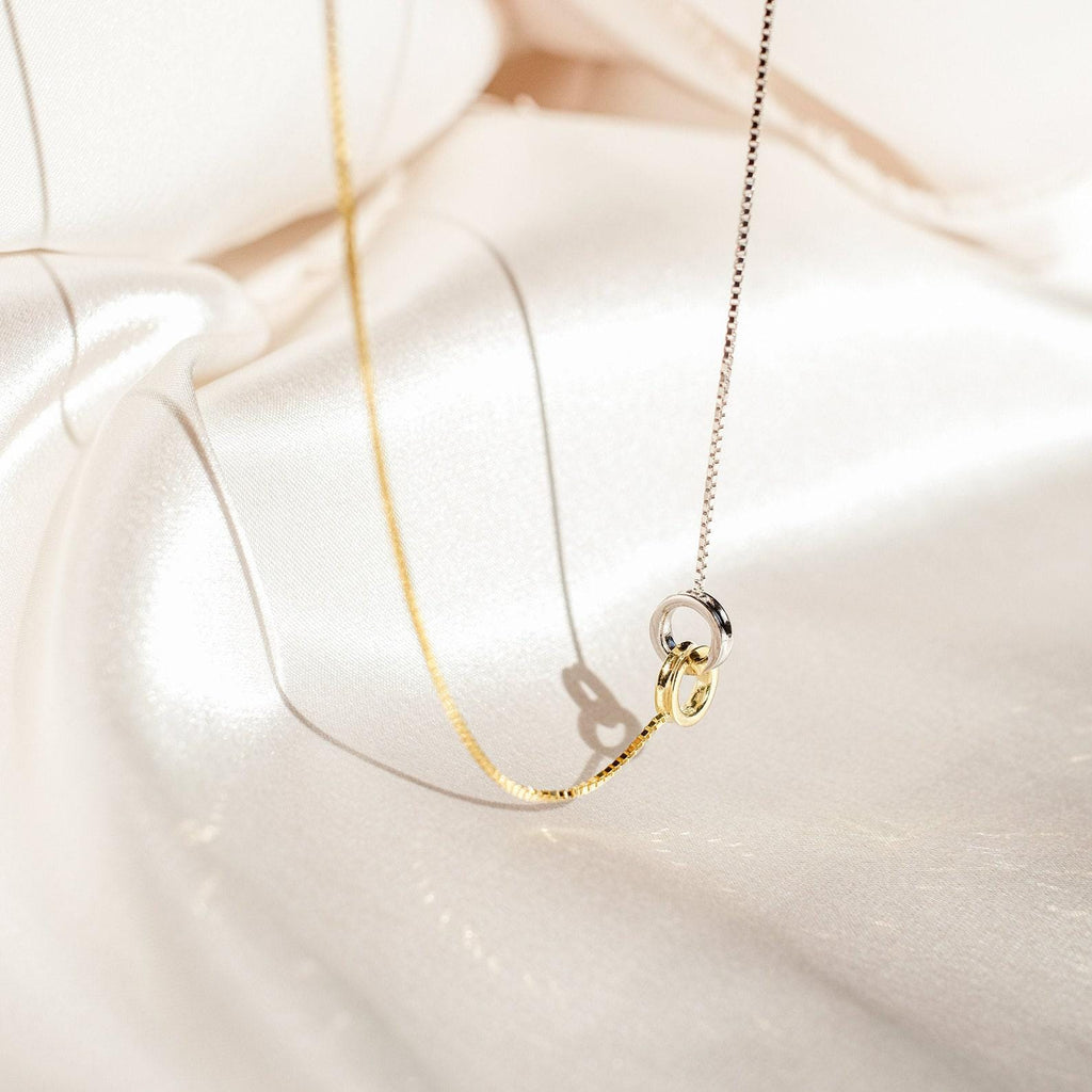 Interlocking Circles Necklace and Bracelet Set