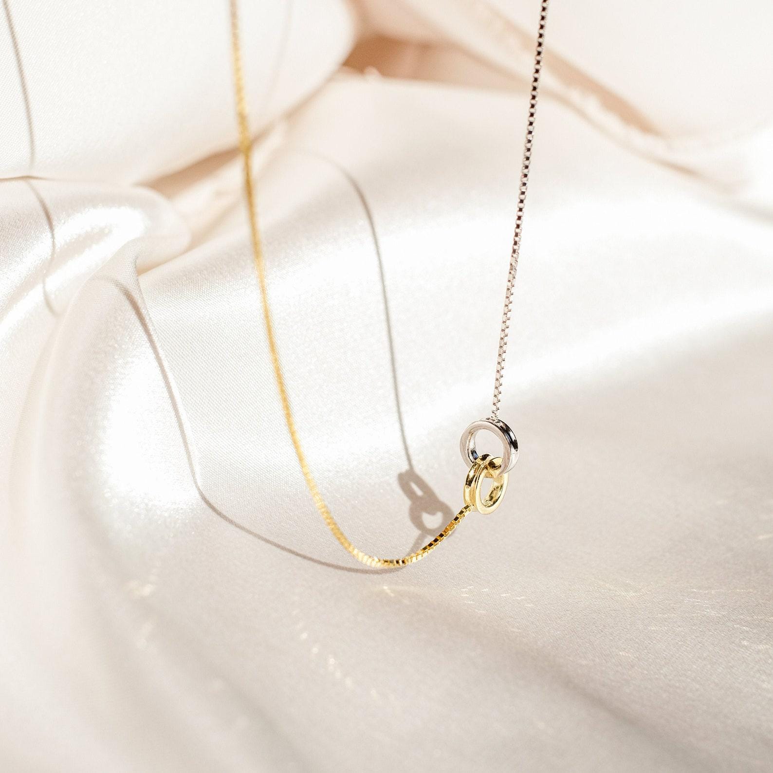 Interlocking Circles Necklace and Bracelet Set