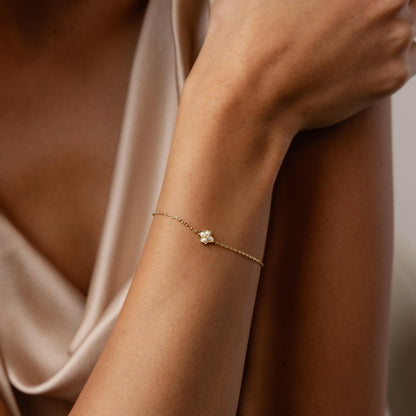 Rounded Pearl Flower Bracelet